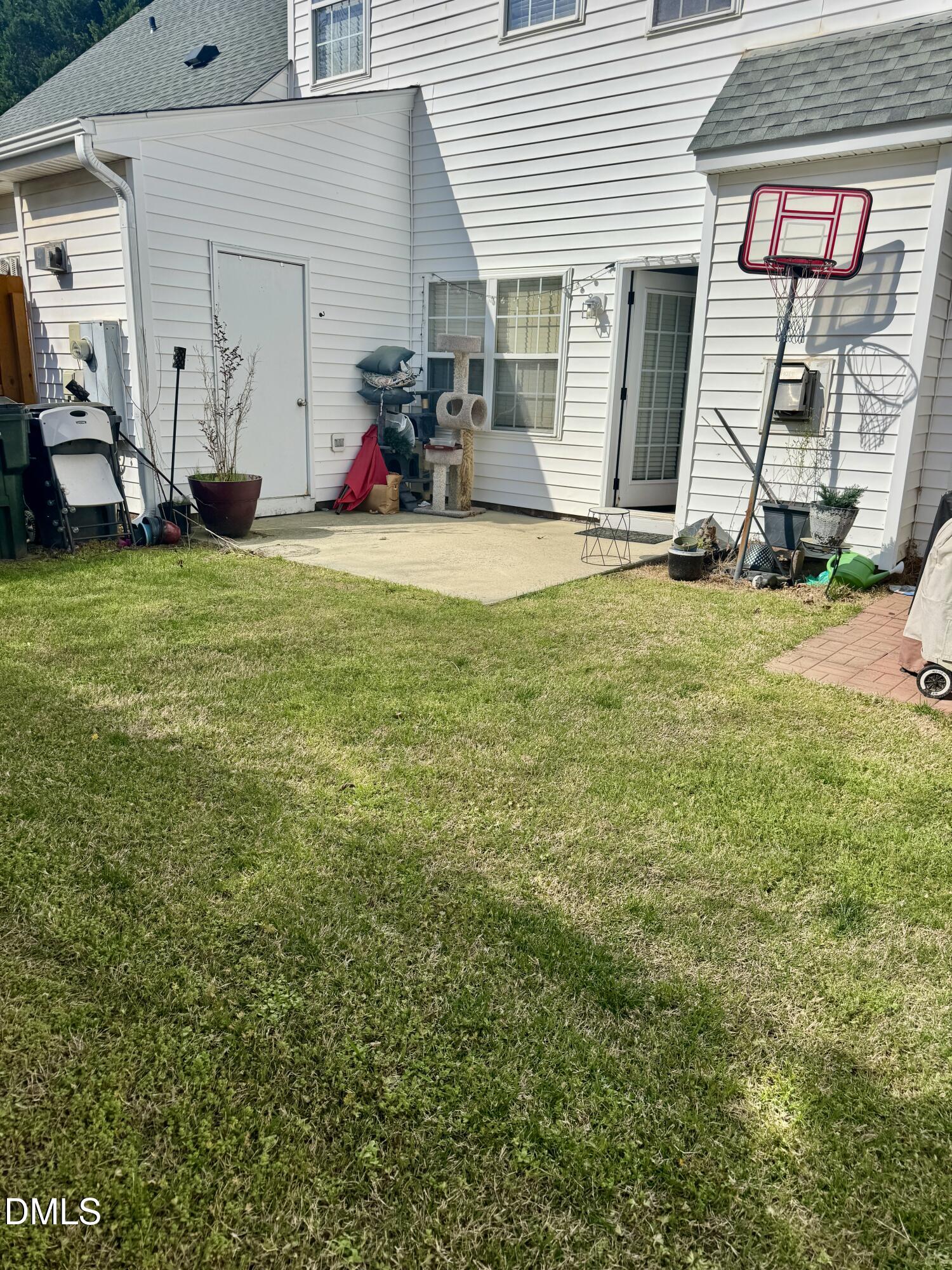 main property photo 34
