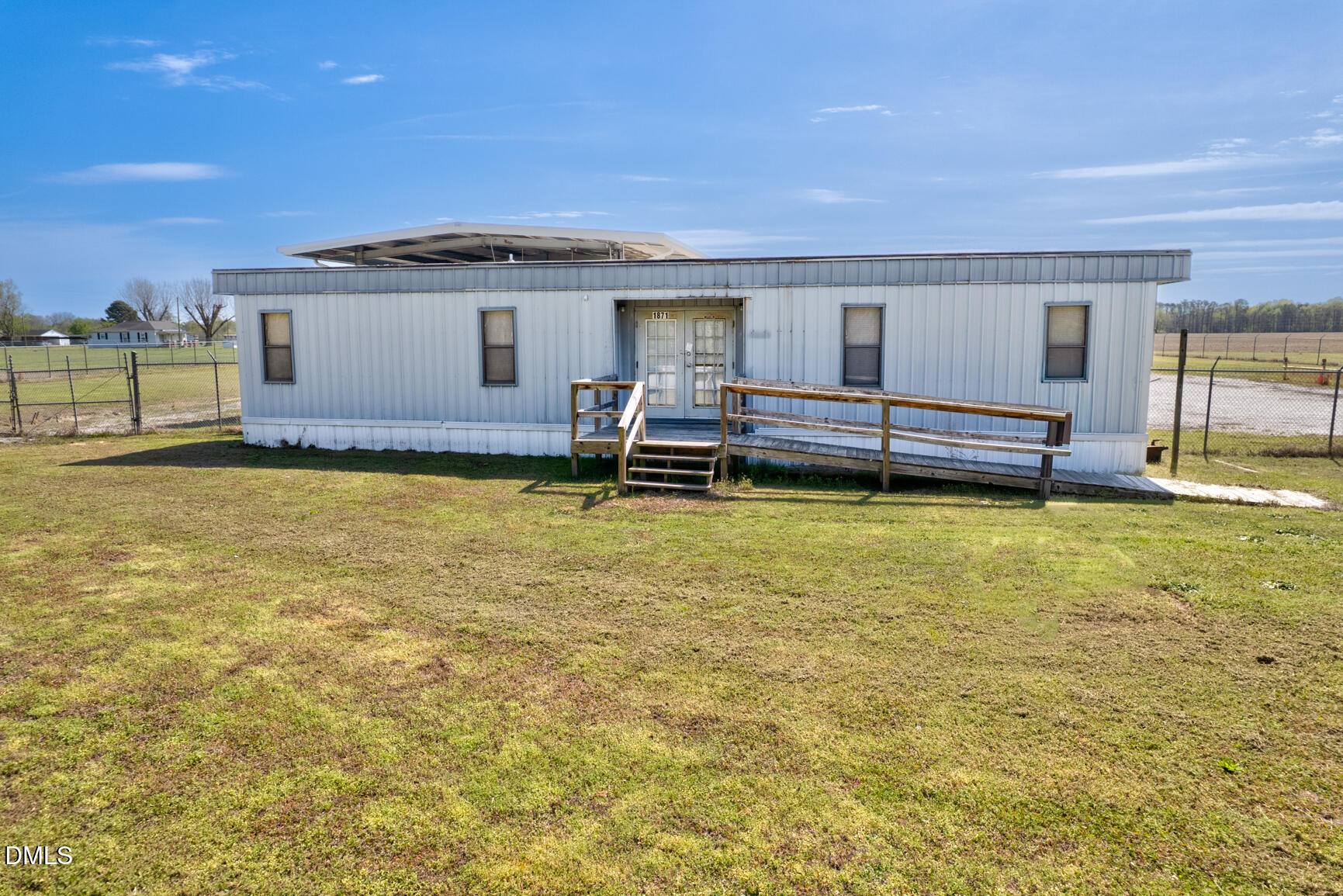 main property photo 13