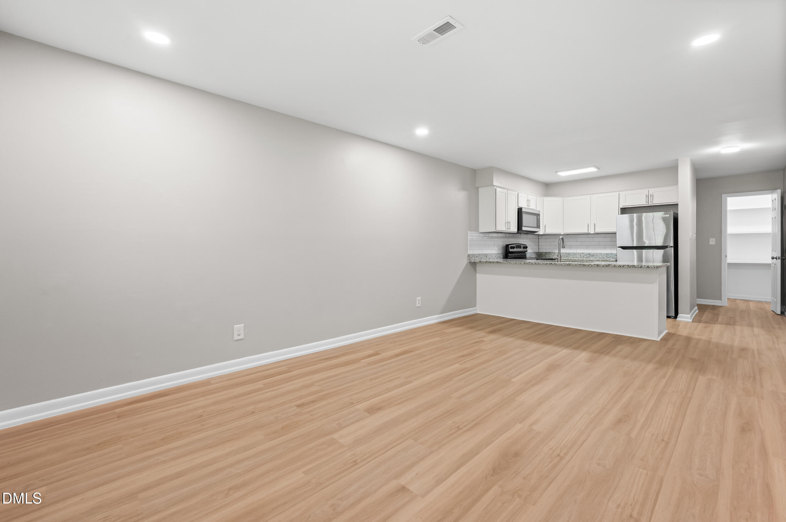 property viewer photo 10