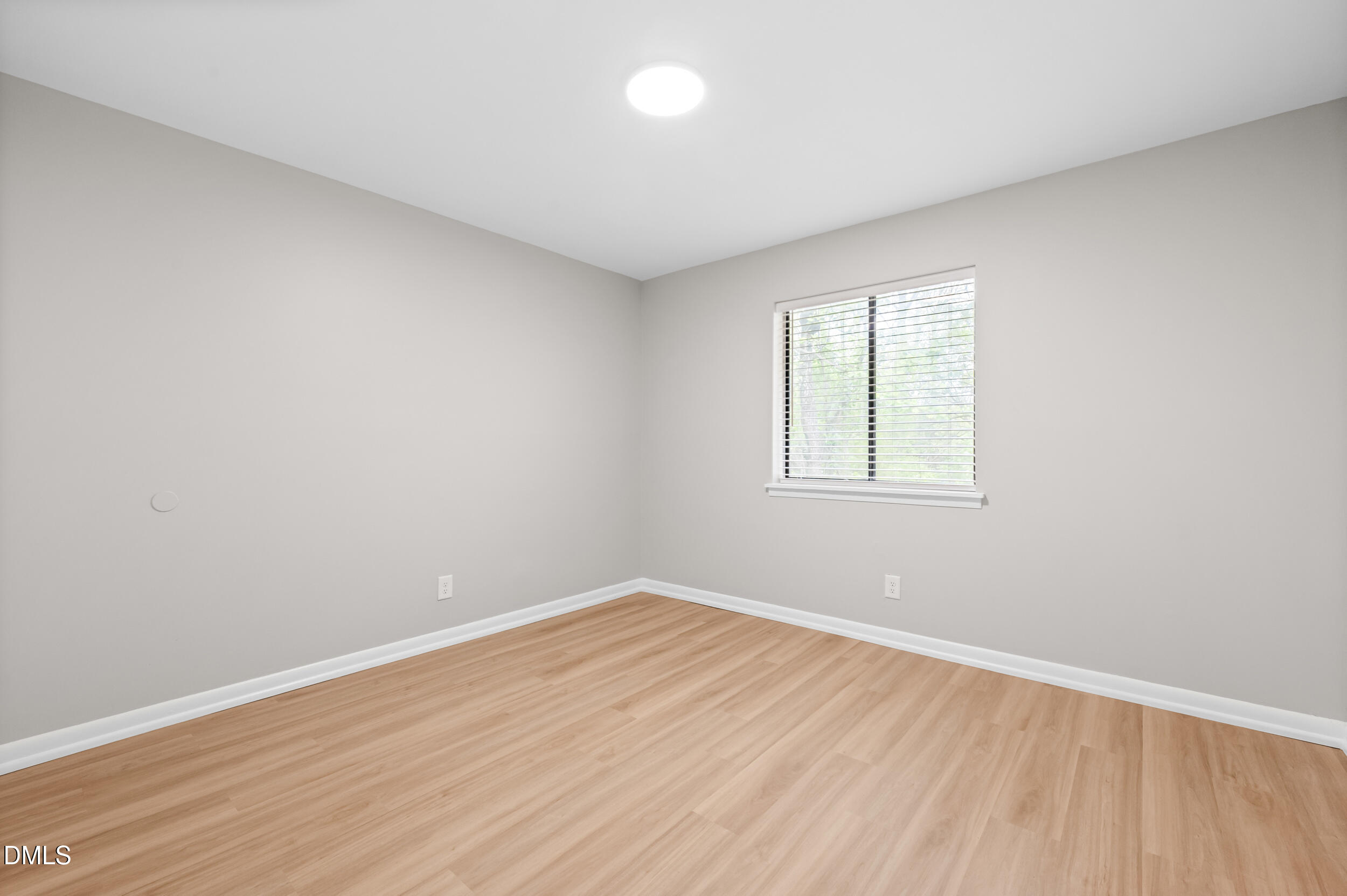property viewer photo 13