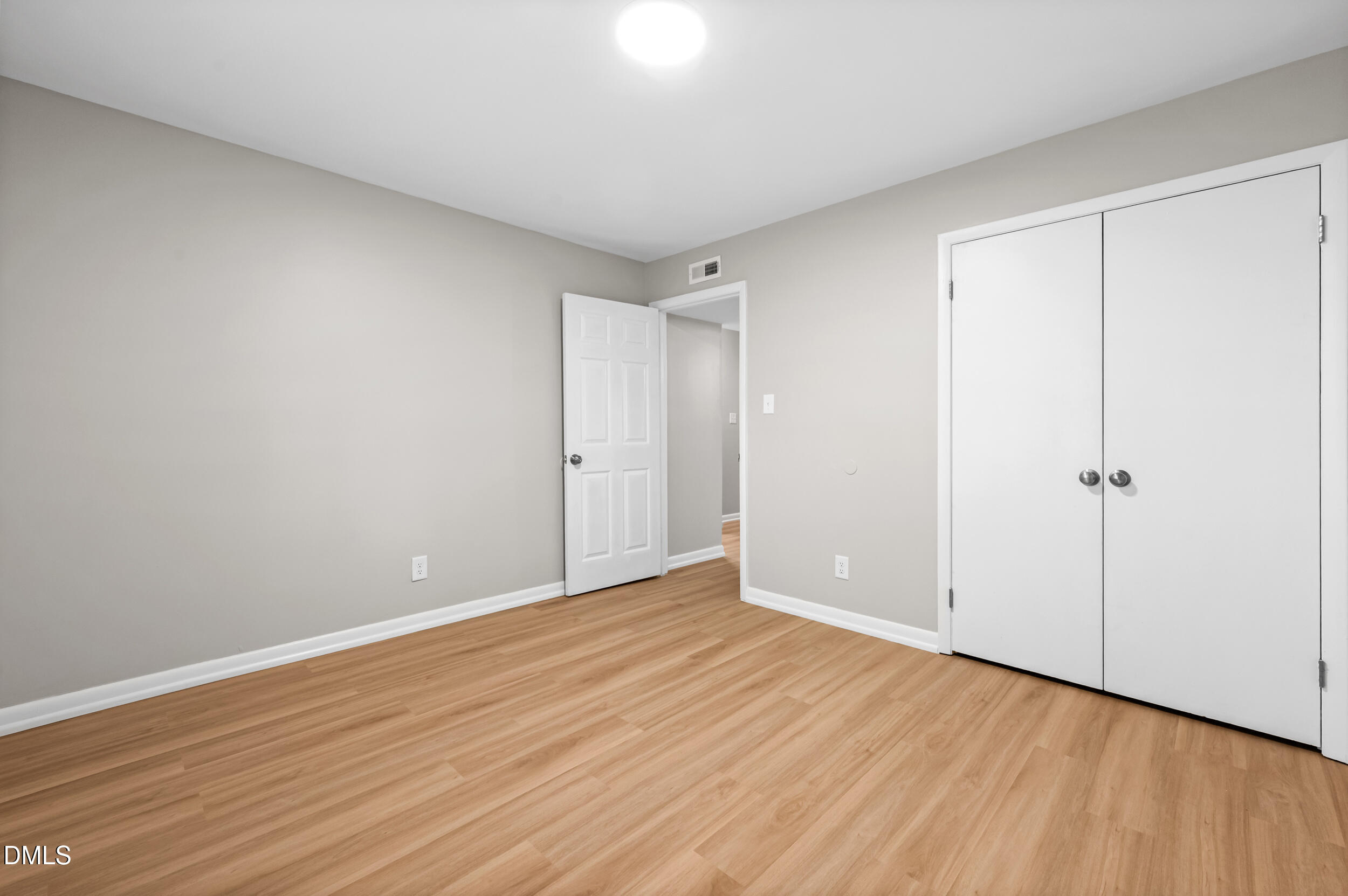 property viewer photo 14