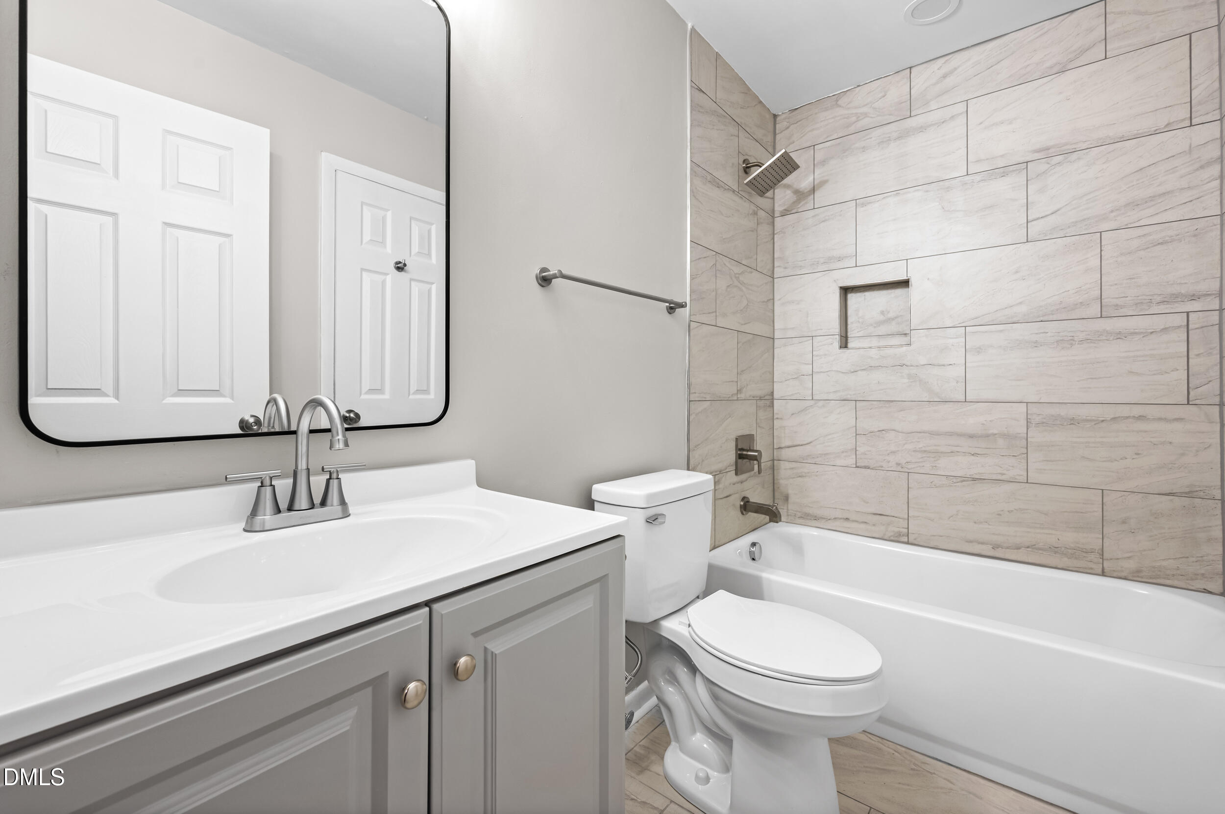 property viewer photo 16