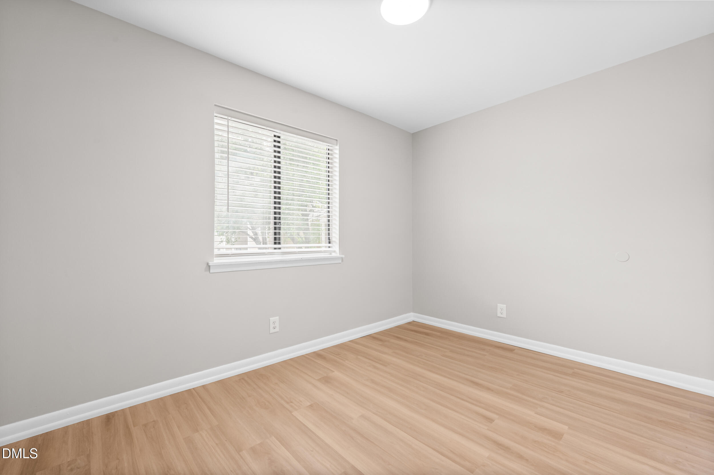 property viewer photo 17