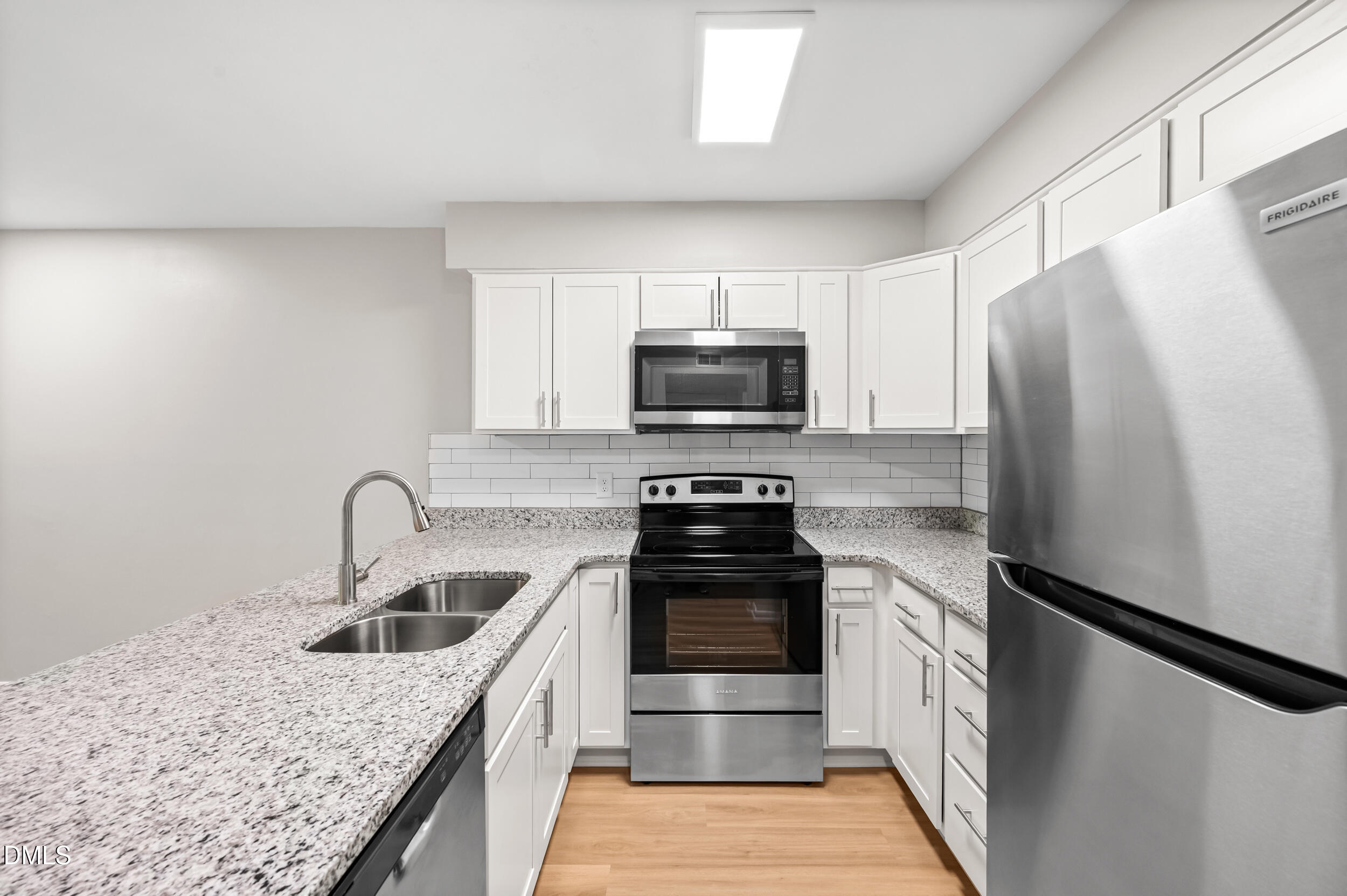 property viewer photo 4