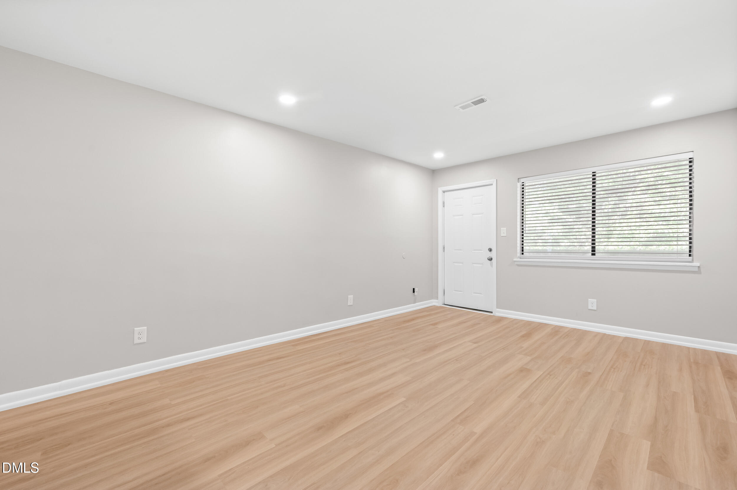 property viewer photo 8