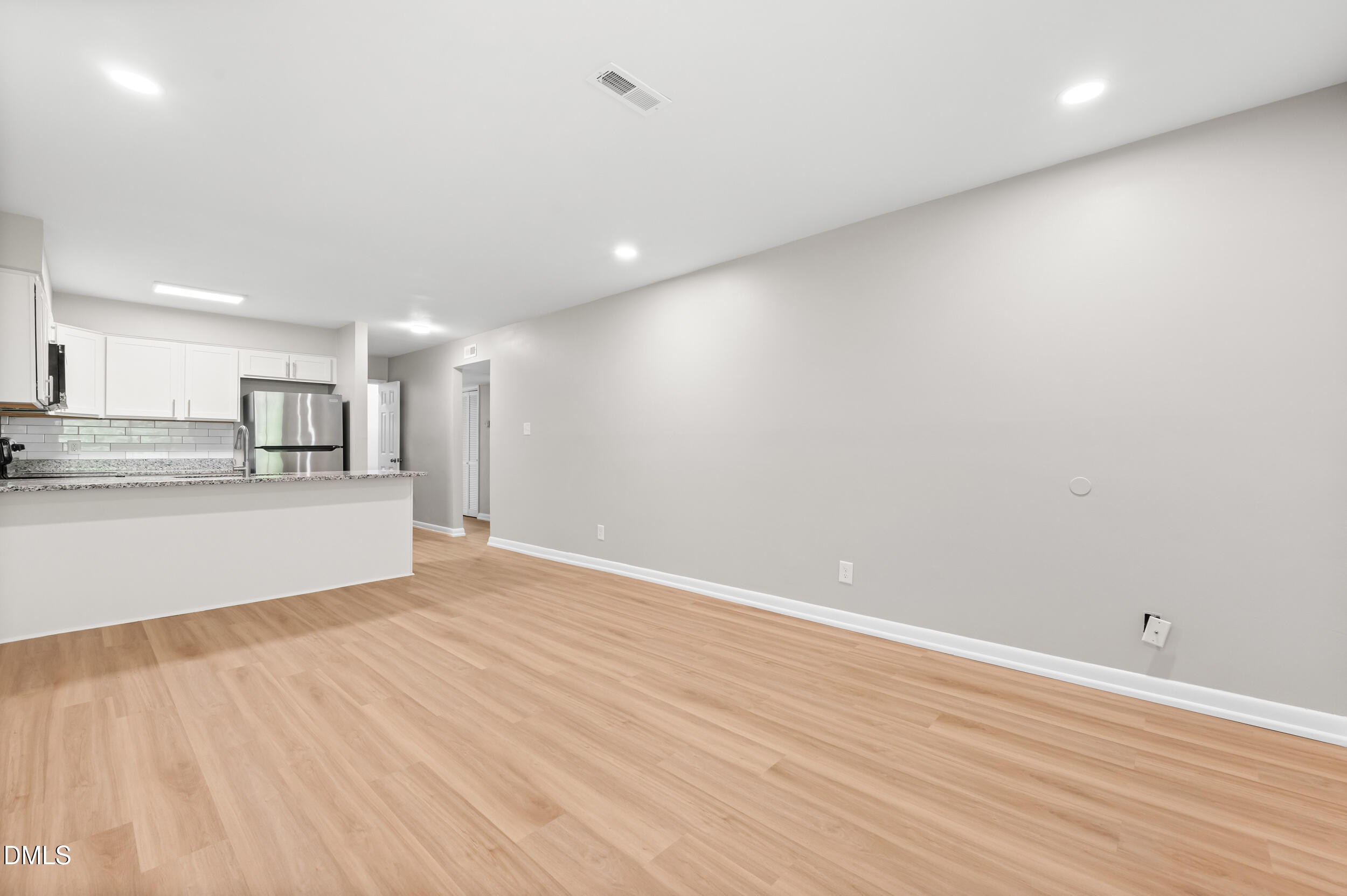property viewer photo 9
