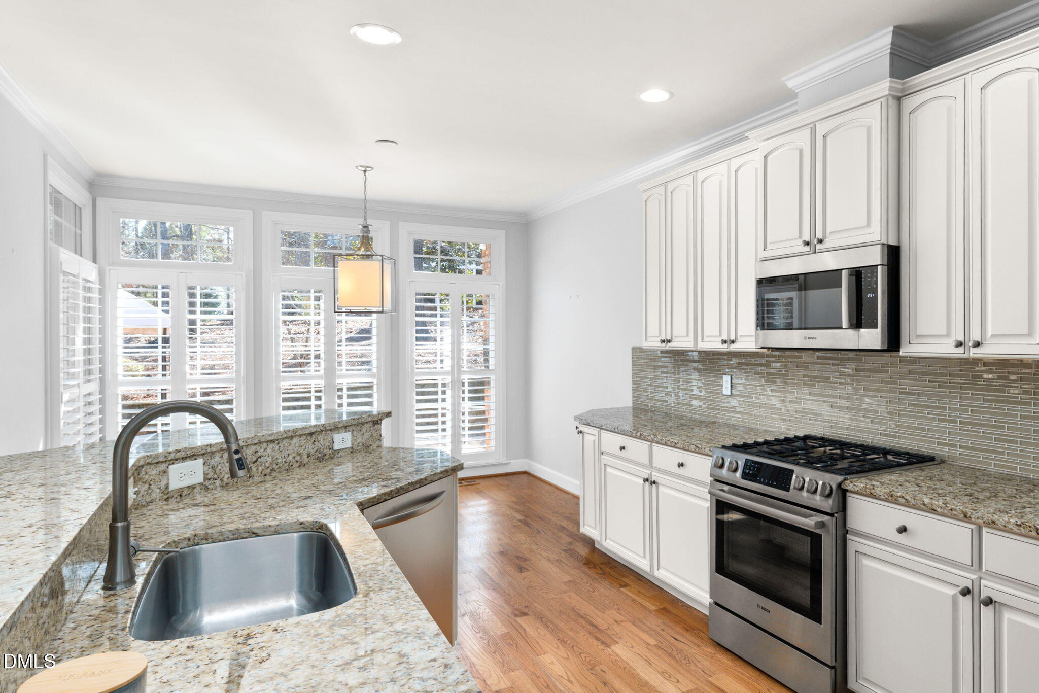 property viewer photo 12