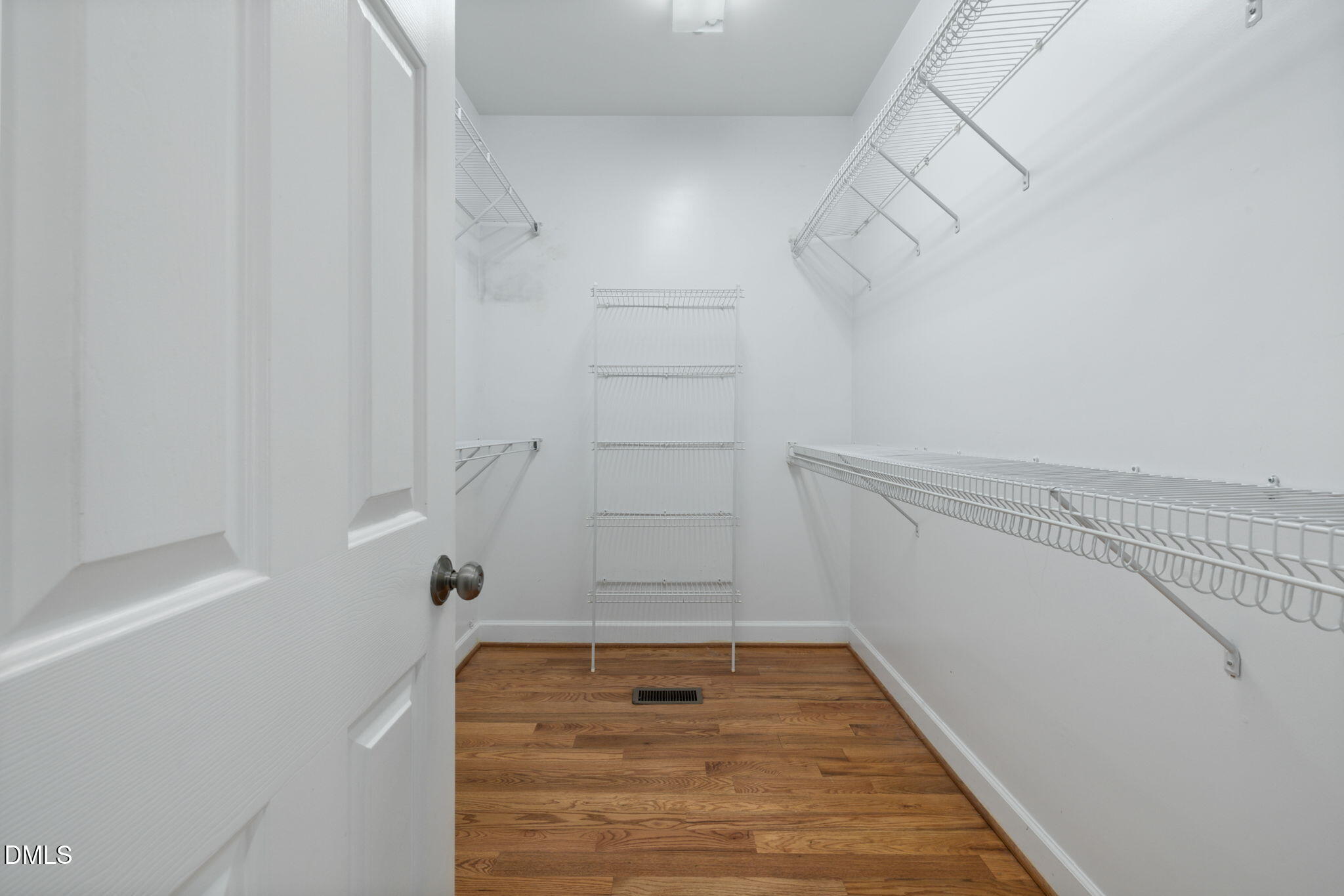 property viewer photo 24