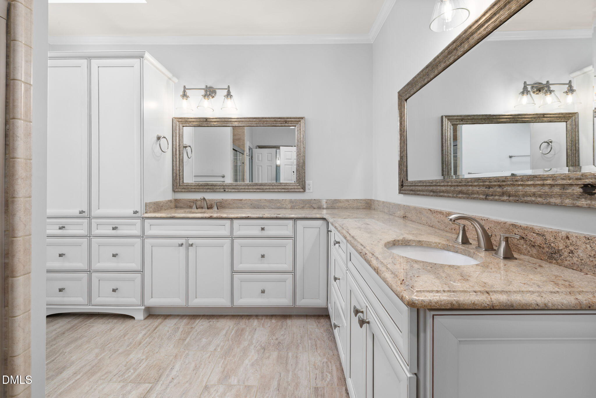 property viewer photo 26