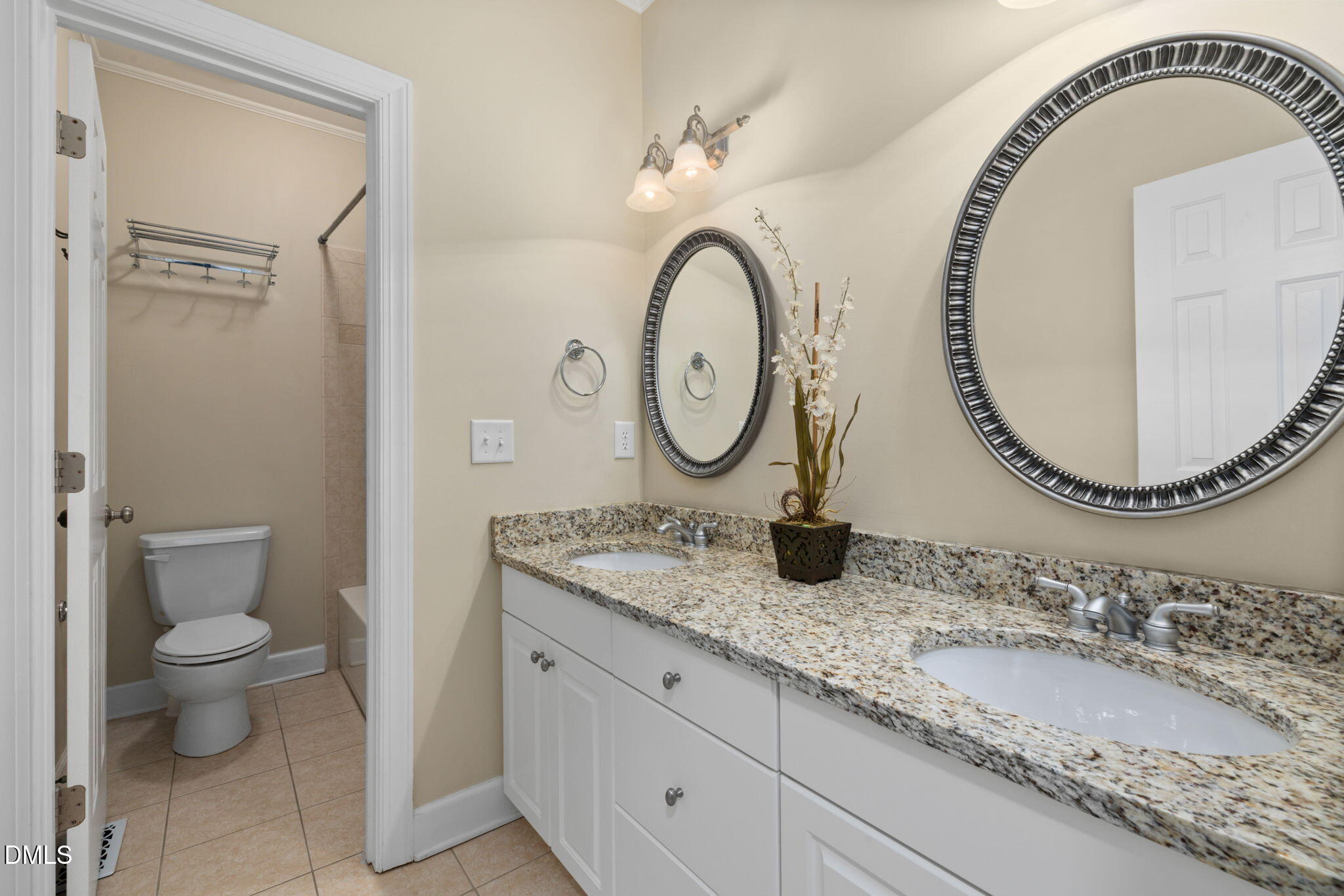 property viewer photo 30