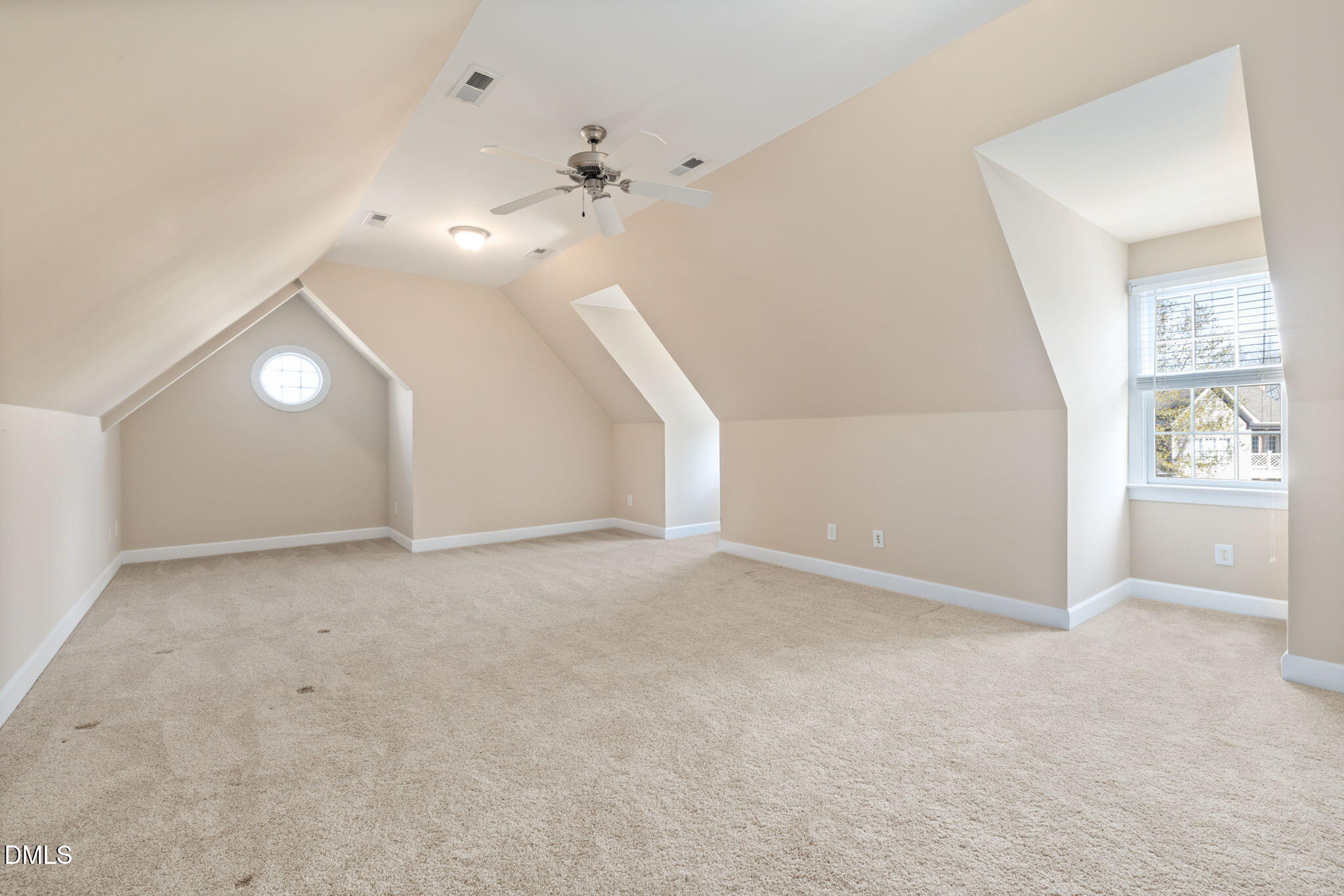 property viewer photo 37
