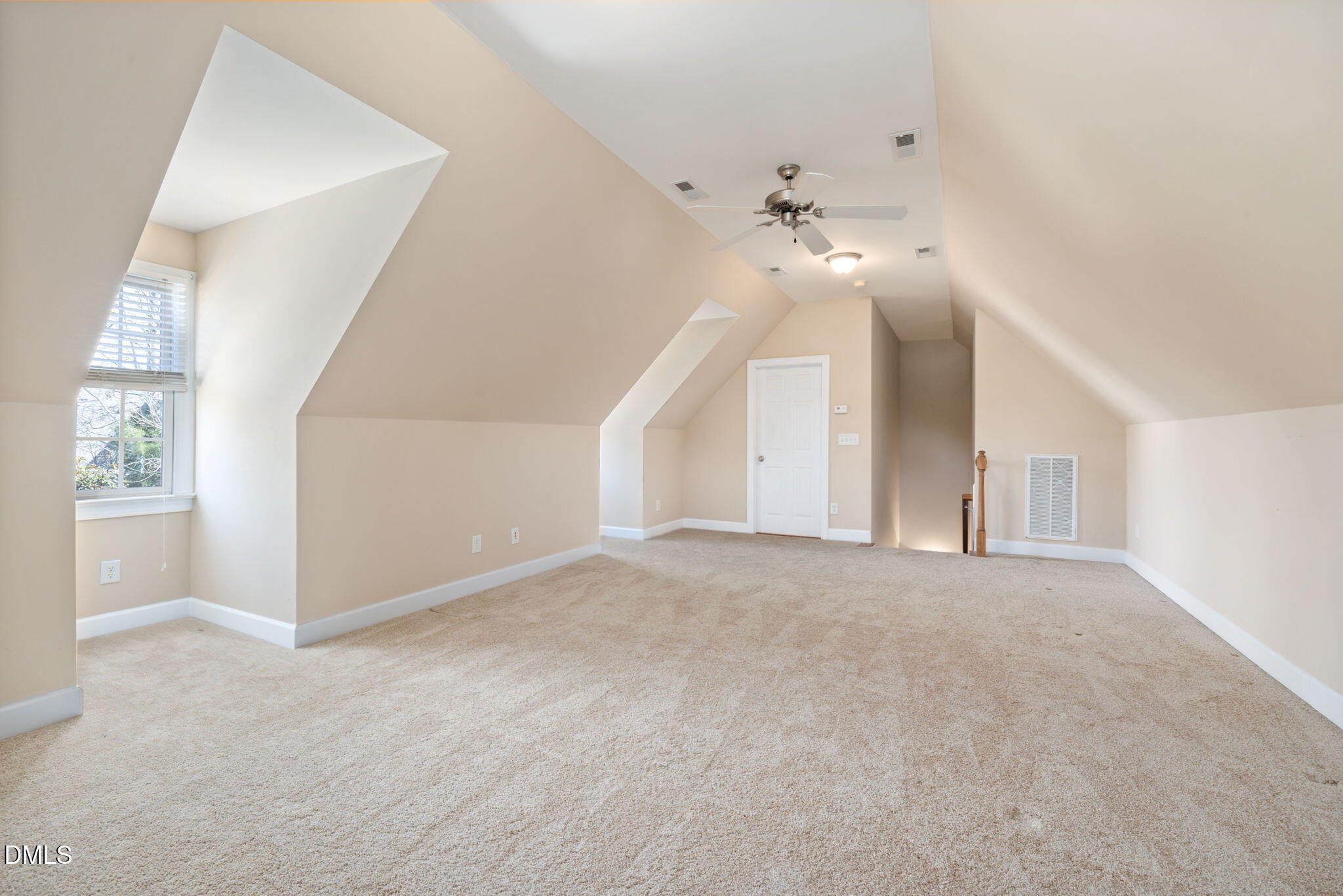 property viewer photo 38