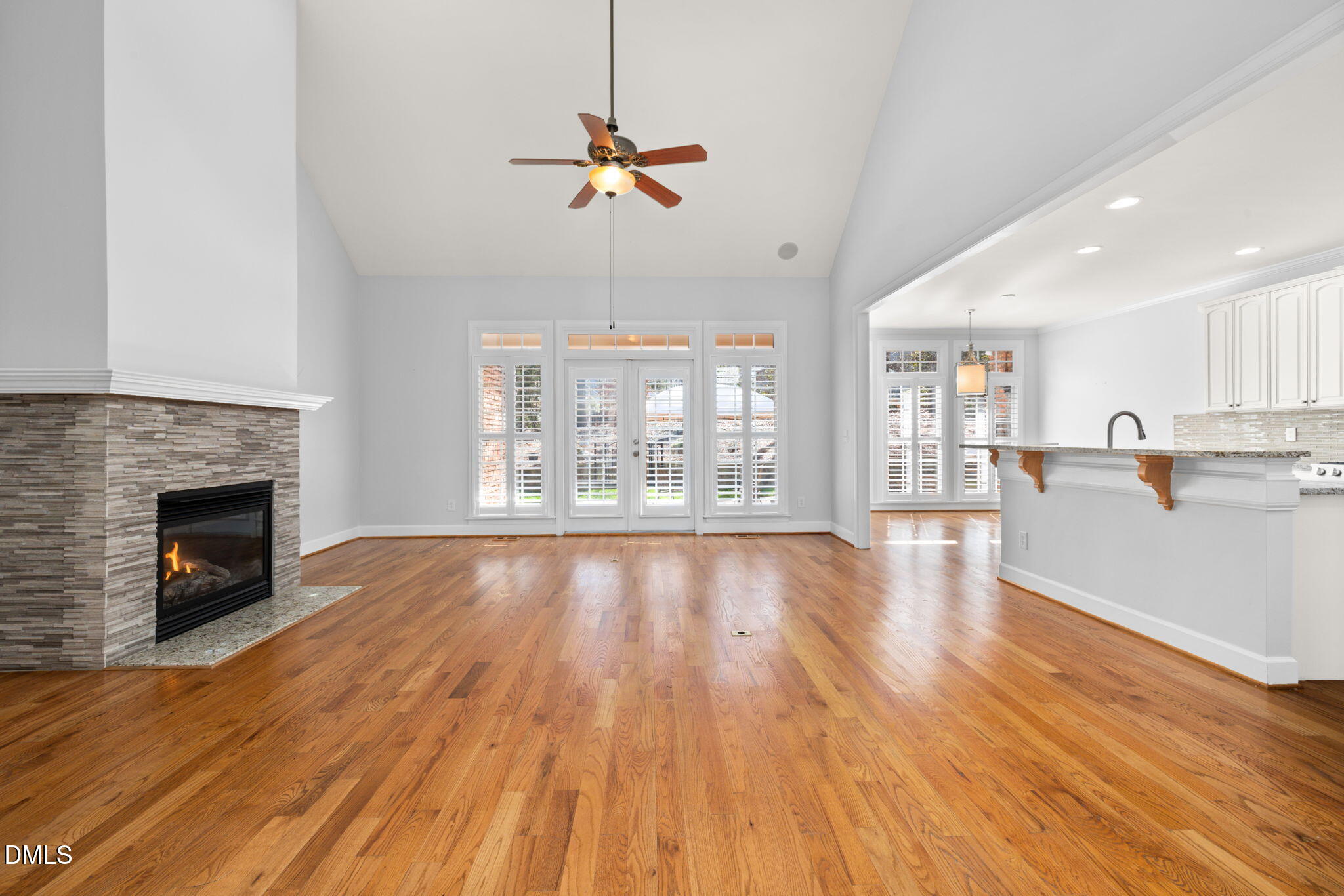 property viewer photo 5