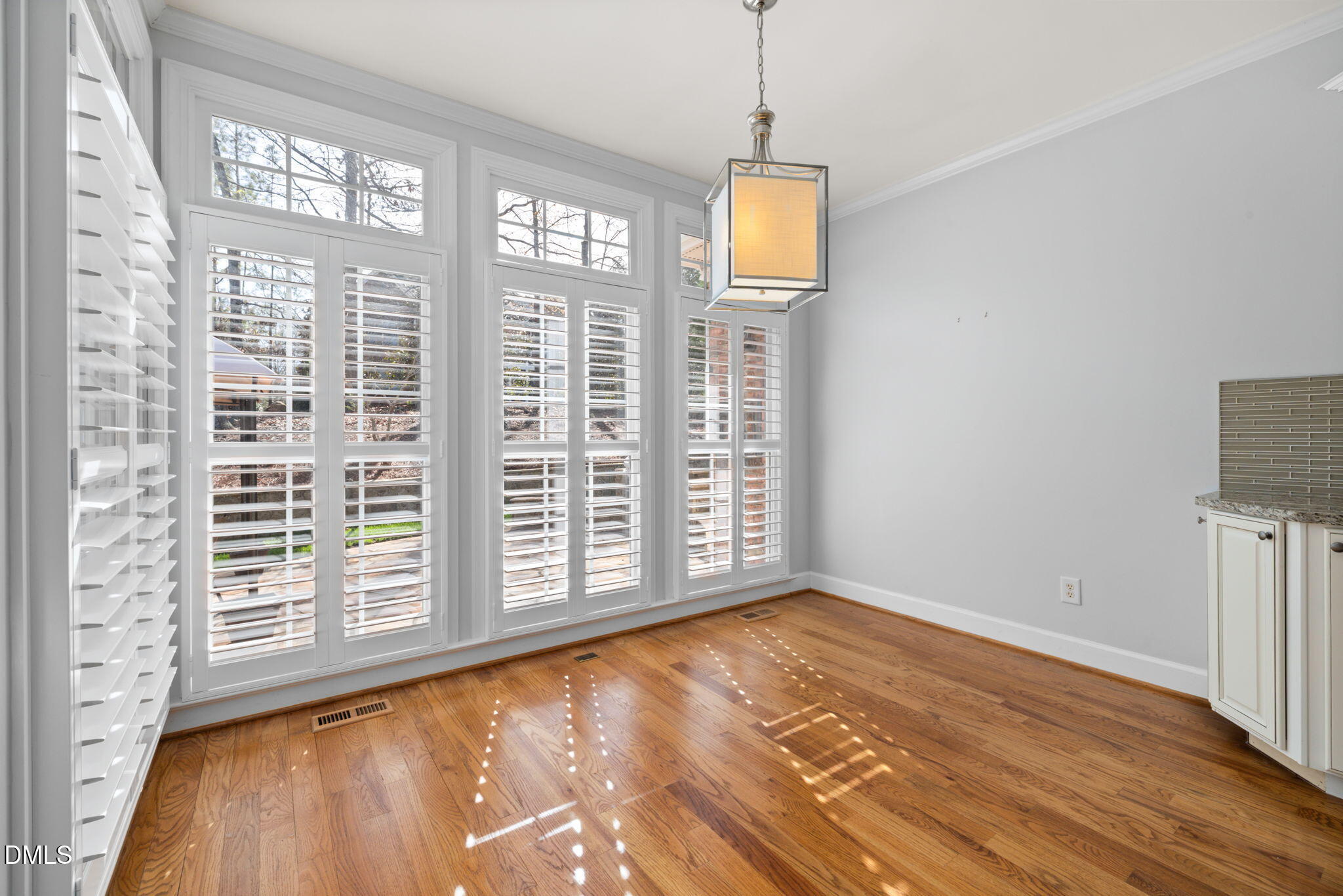 property viewer photo 7