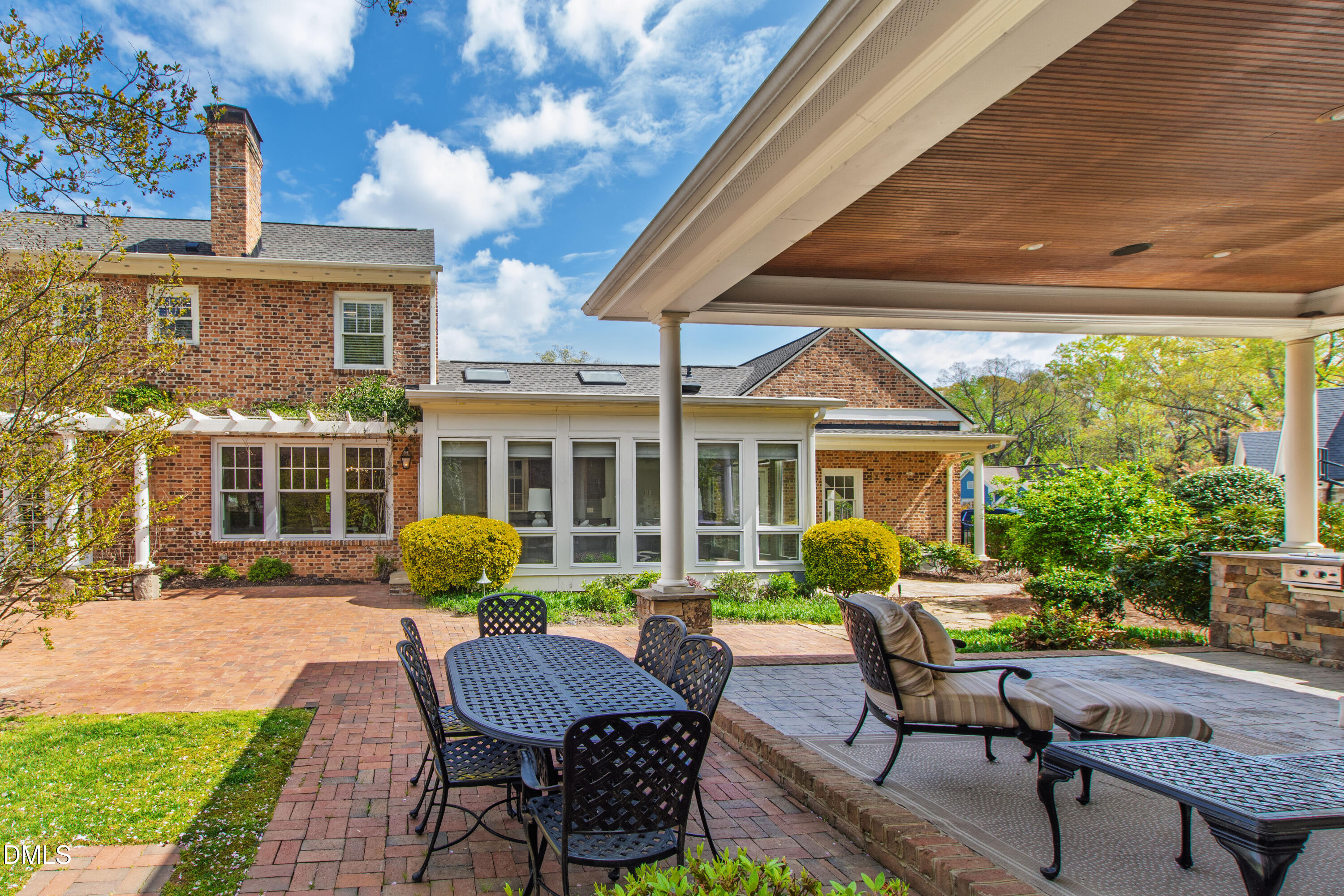 main property photo 10