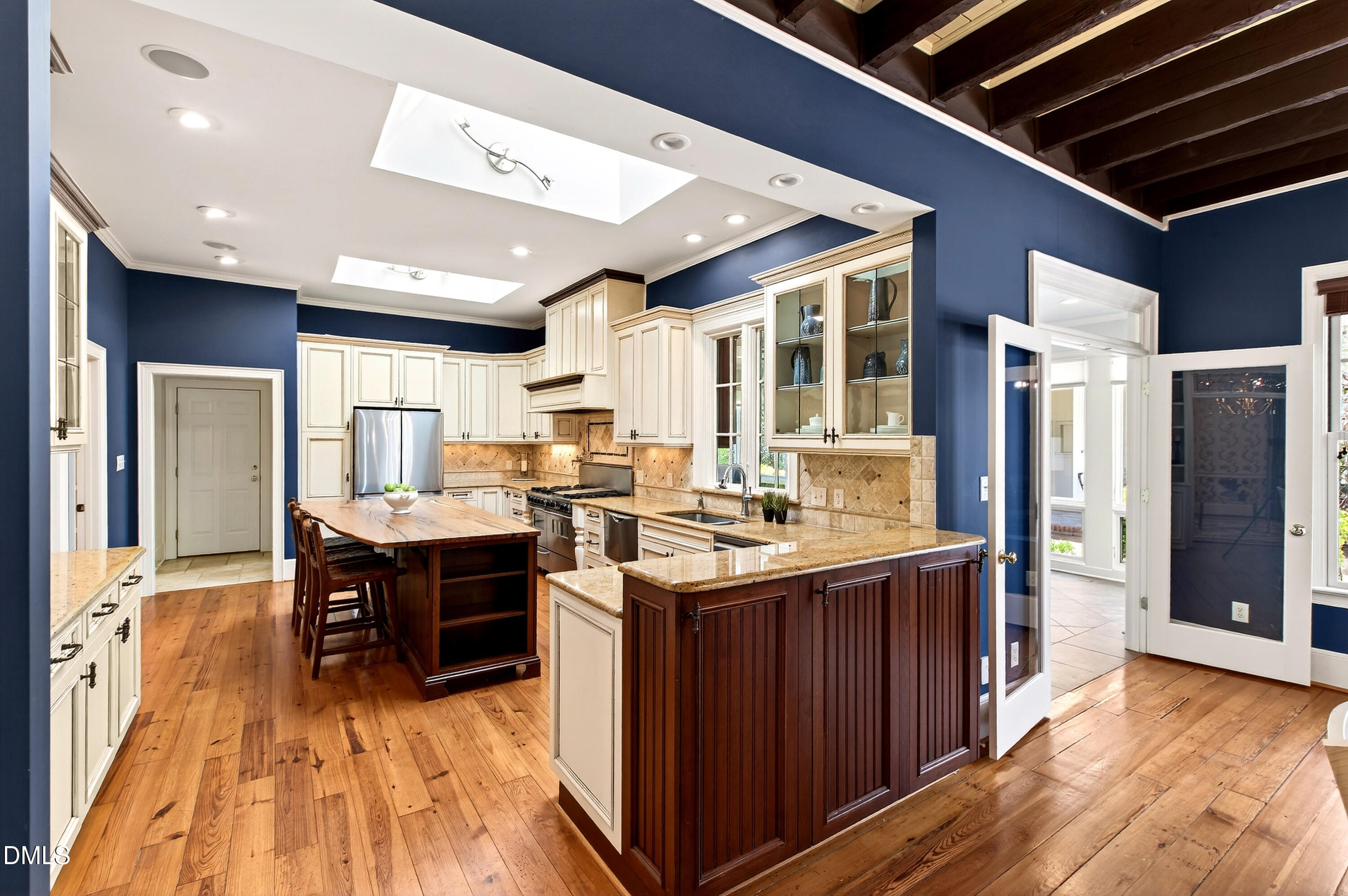 main property photo 24