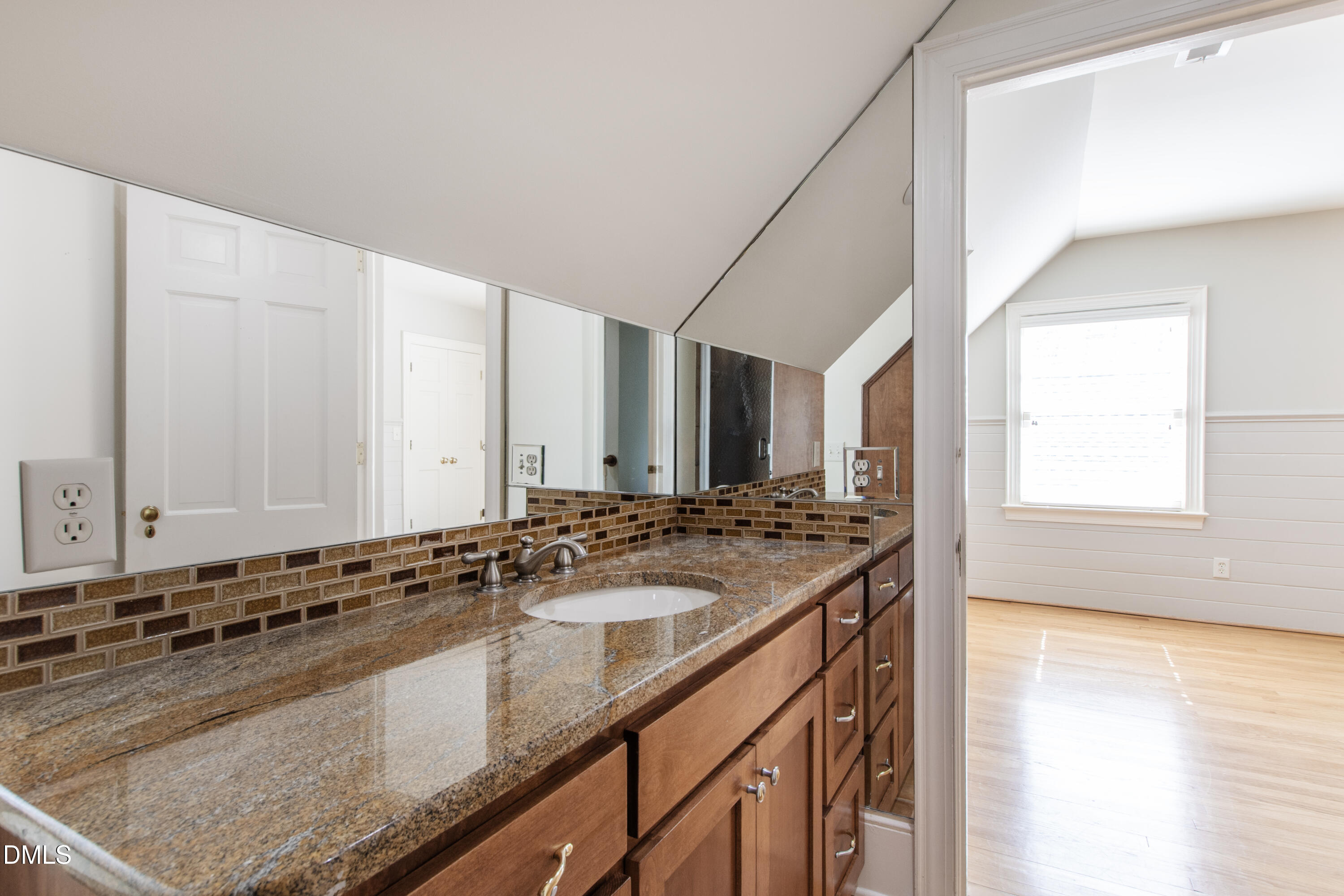 main property photo 60