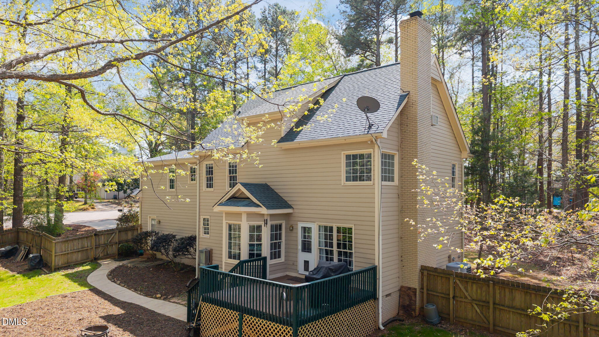 main property photo 32