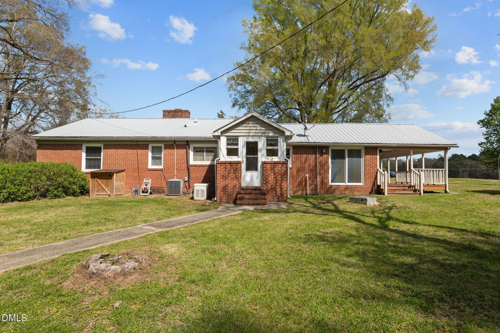 main property photo 6