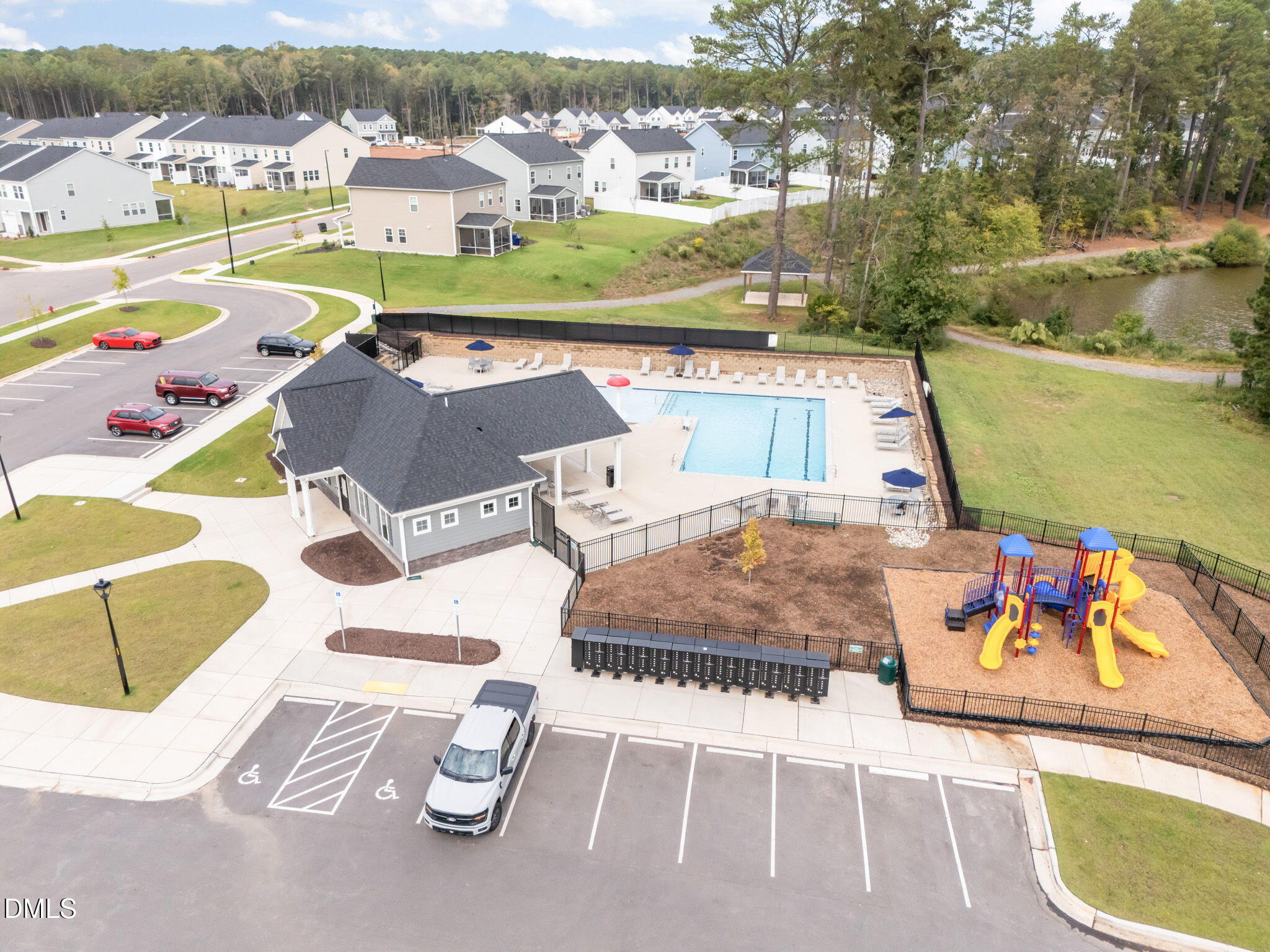 main property photo 30