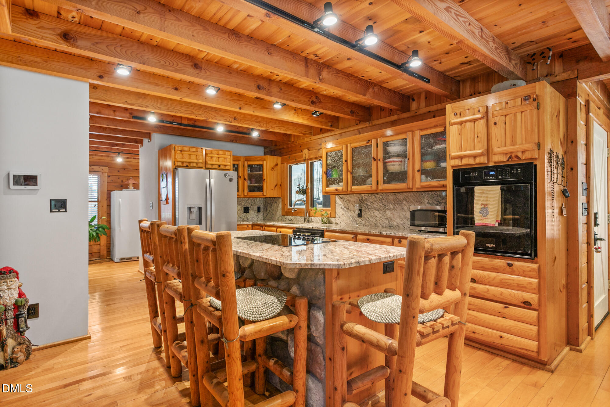 main property photo 10