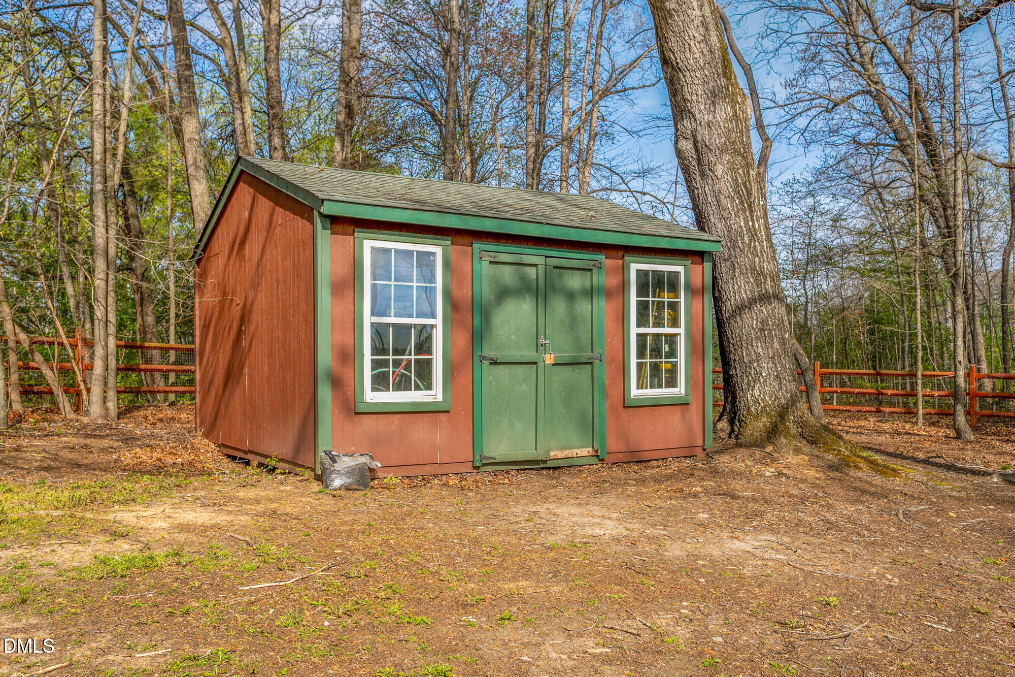 main property photo 40