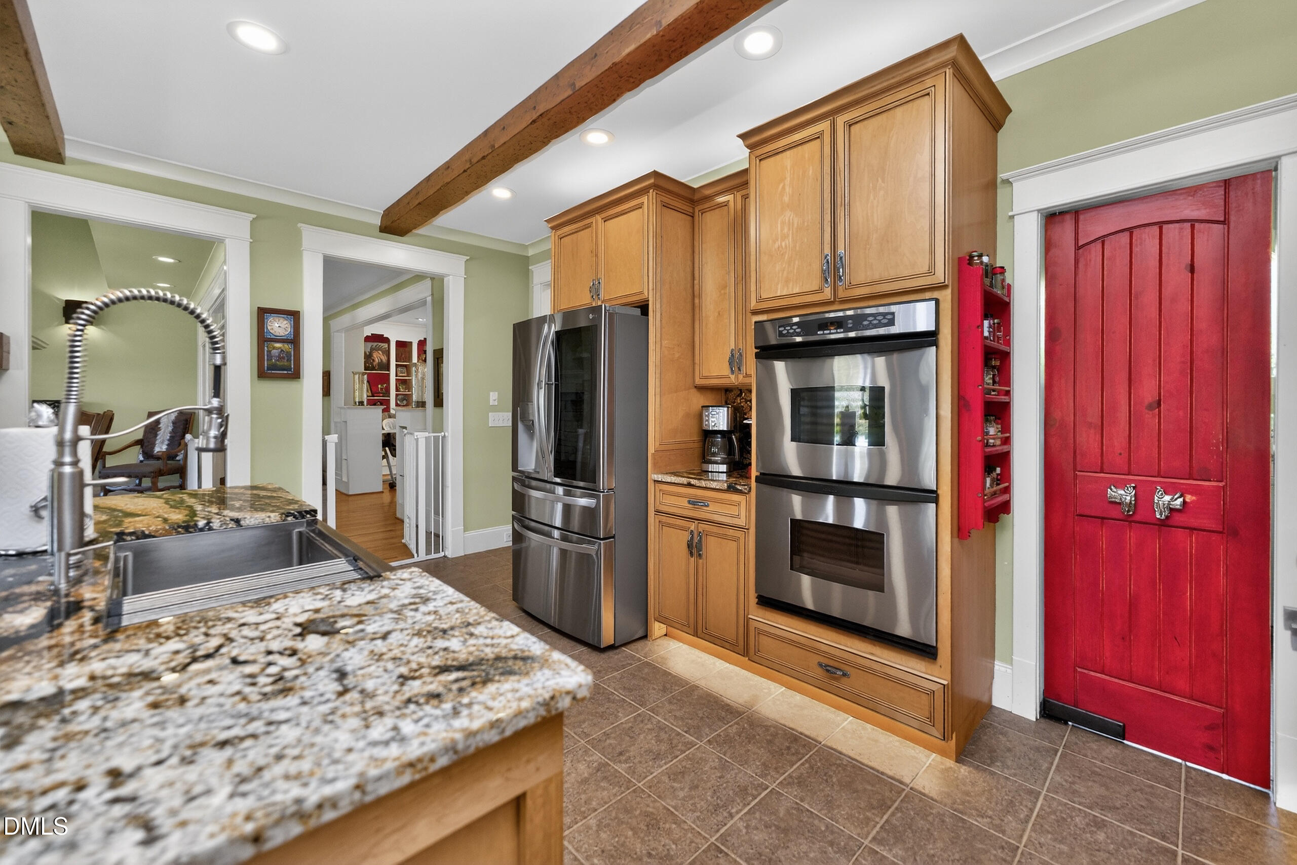 main property photo 19