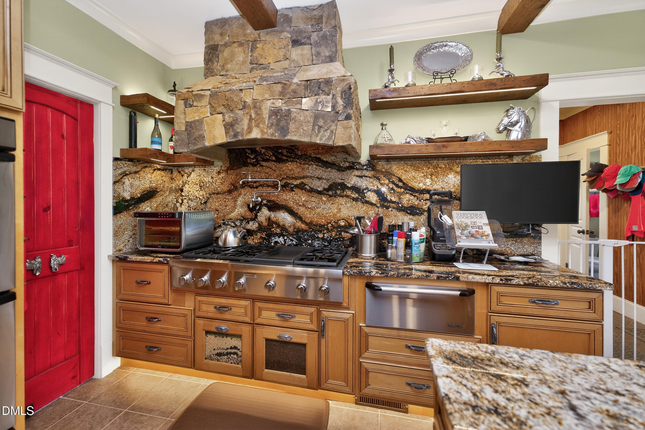 main property photo 21