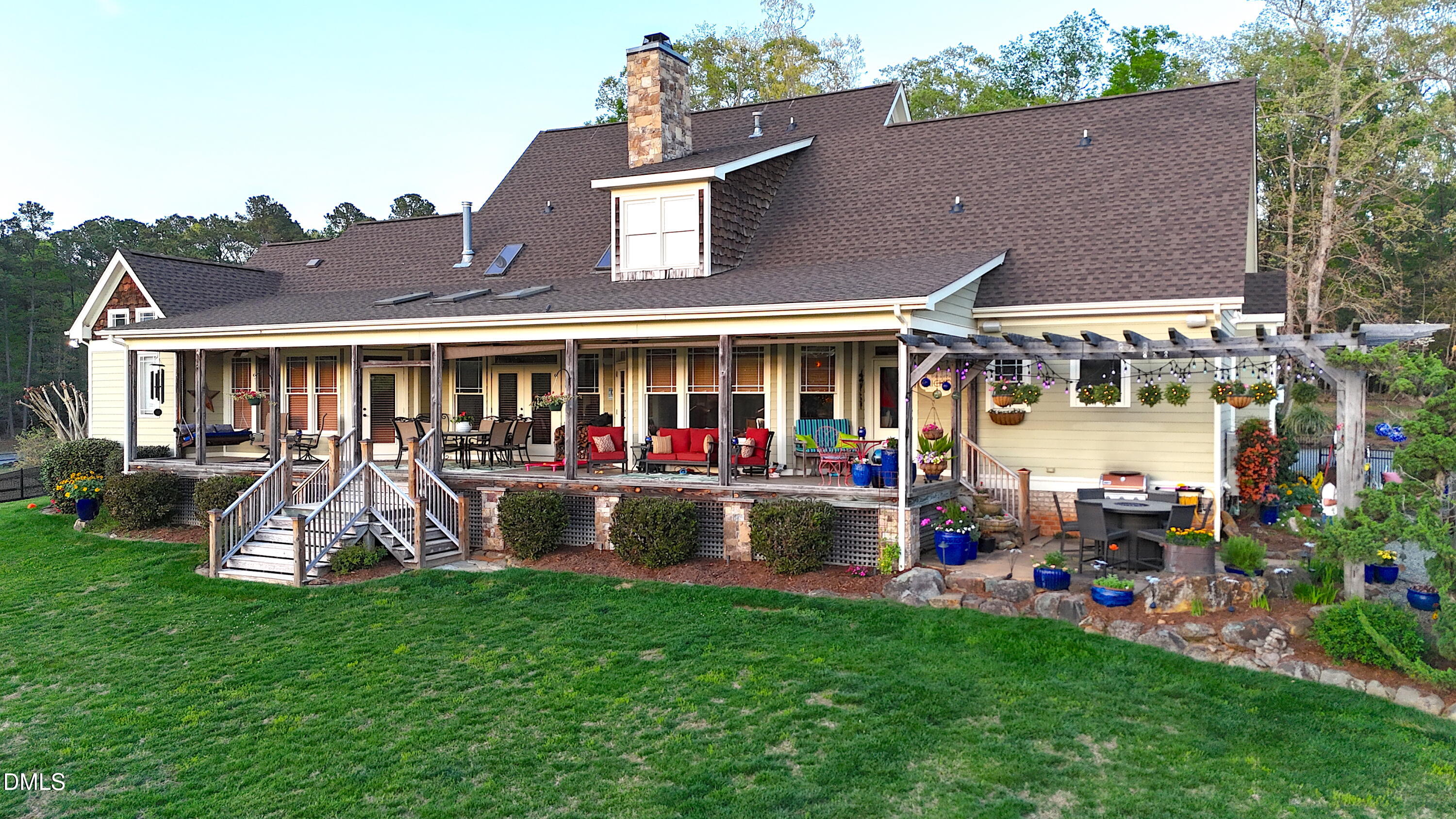 main property photo 7