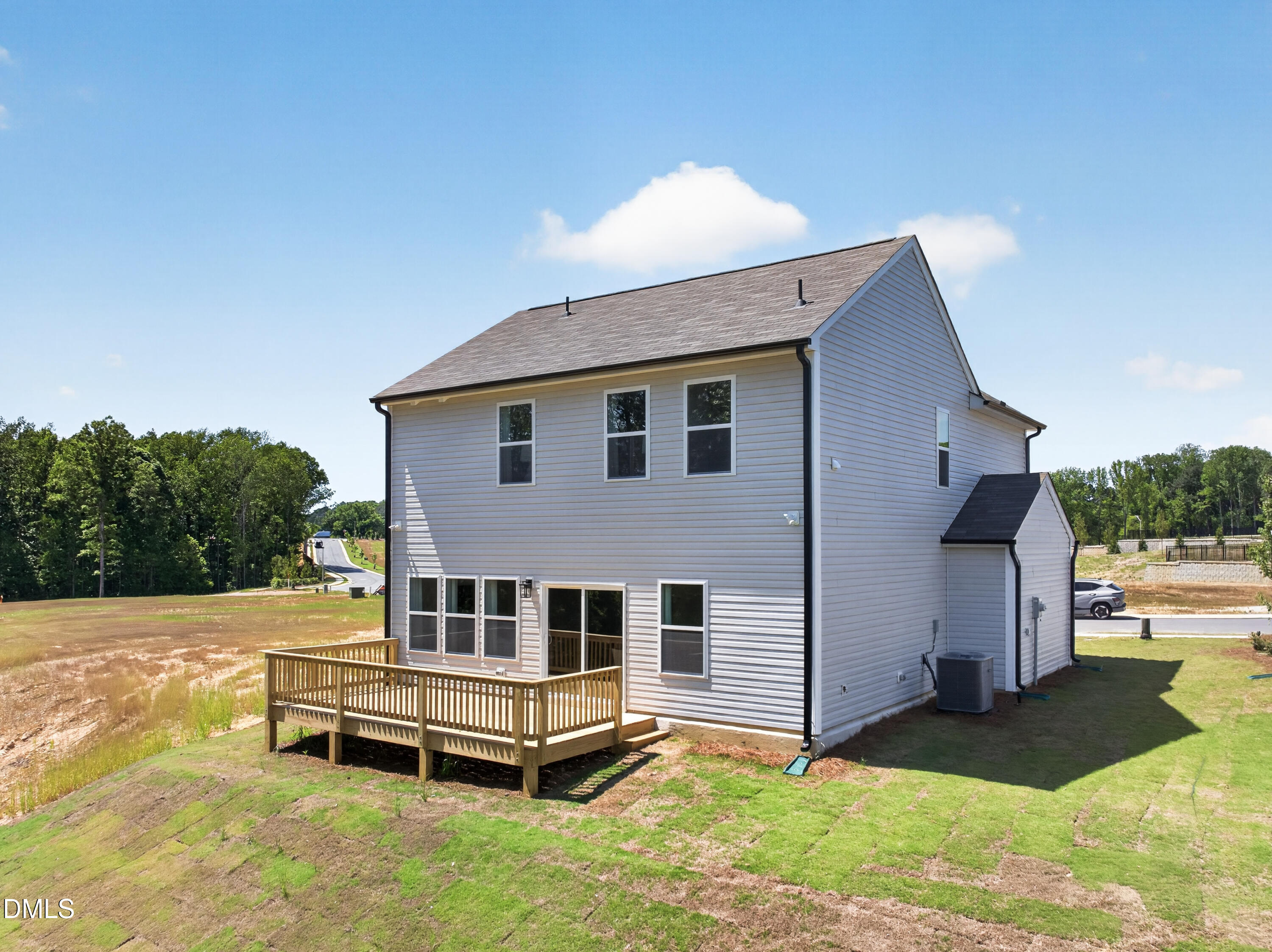 main property photo 28