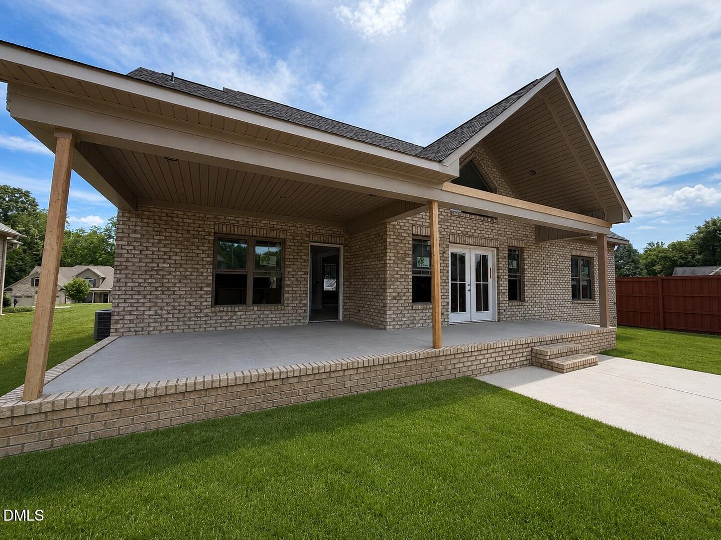 main property photo 18
