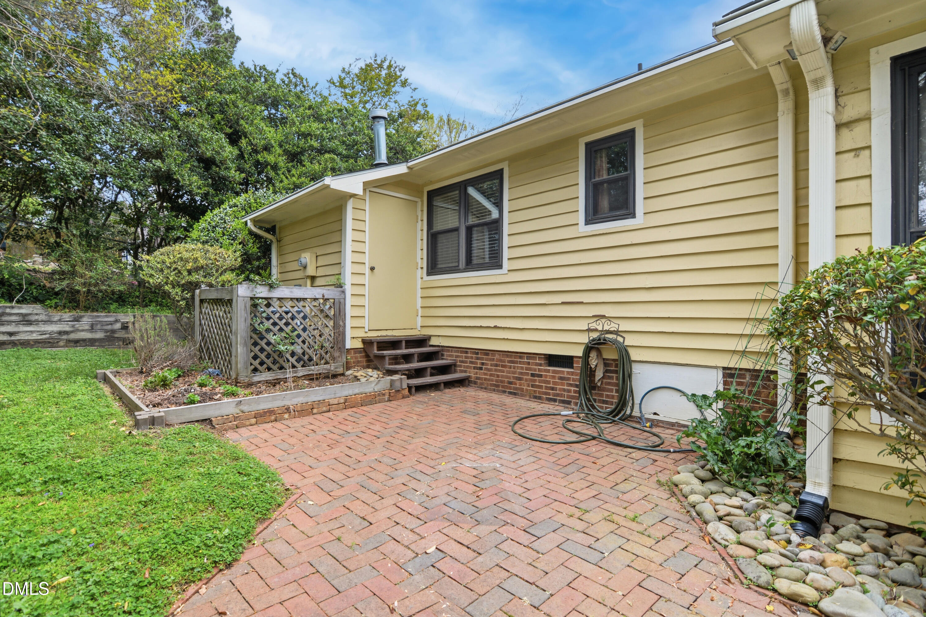 main property photo 22