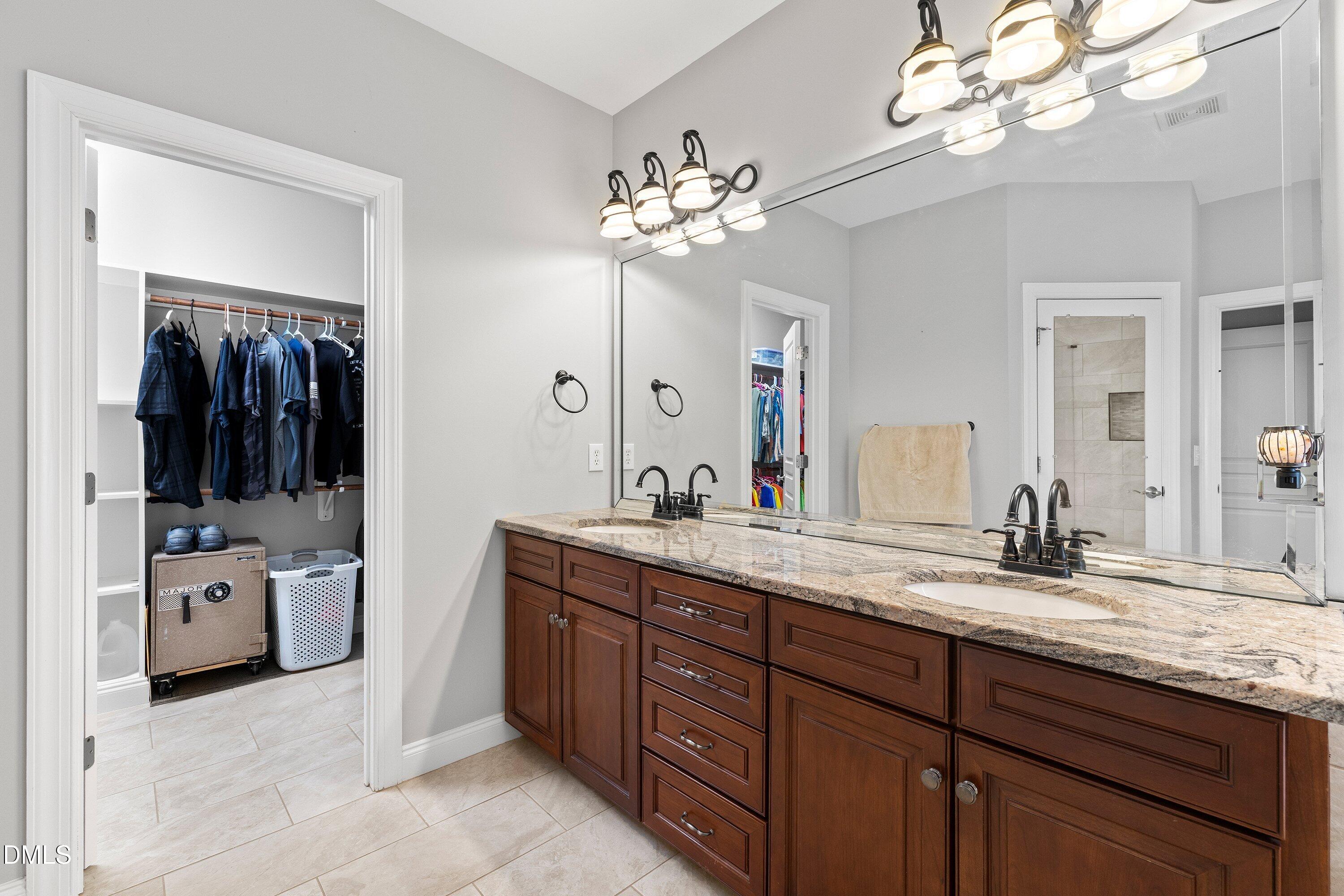 property viewer photo 18