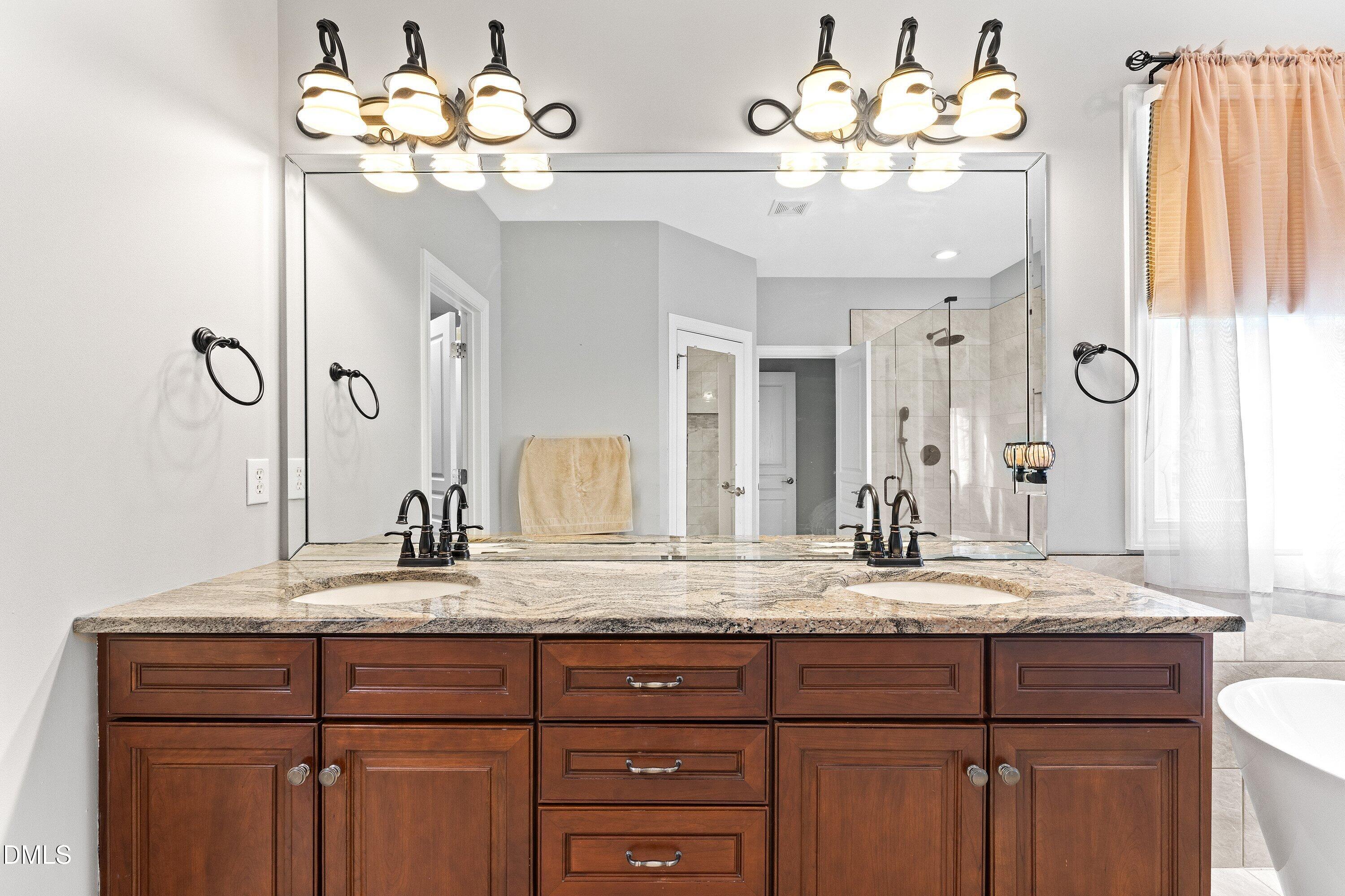 property viewer photo 19