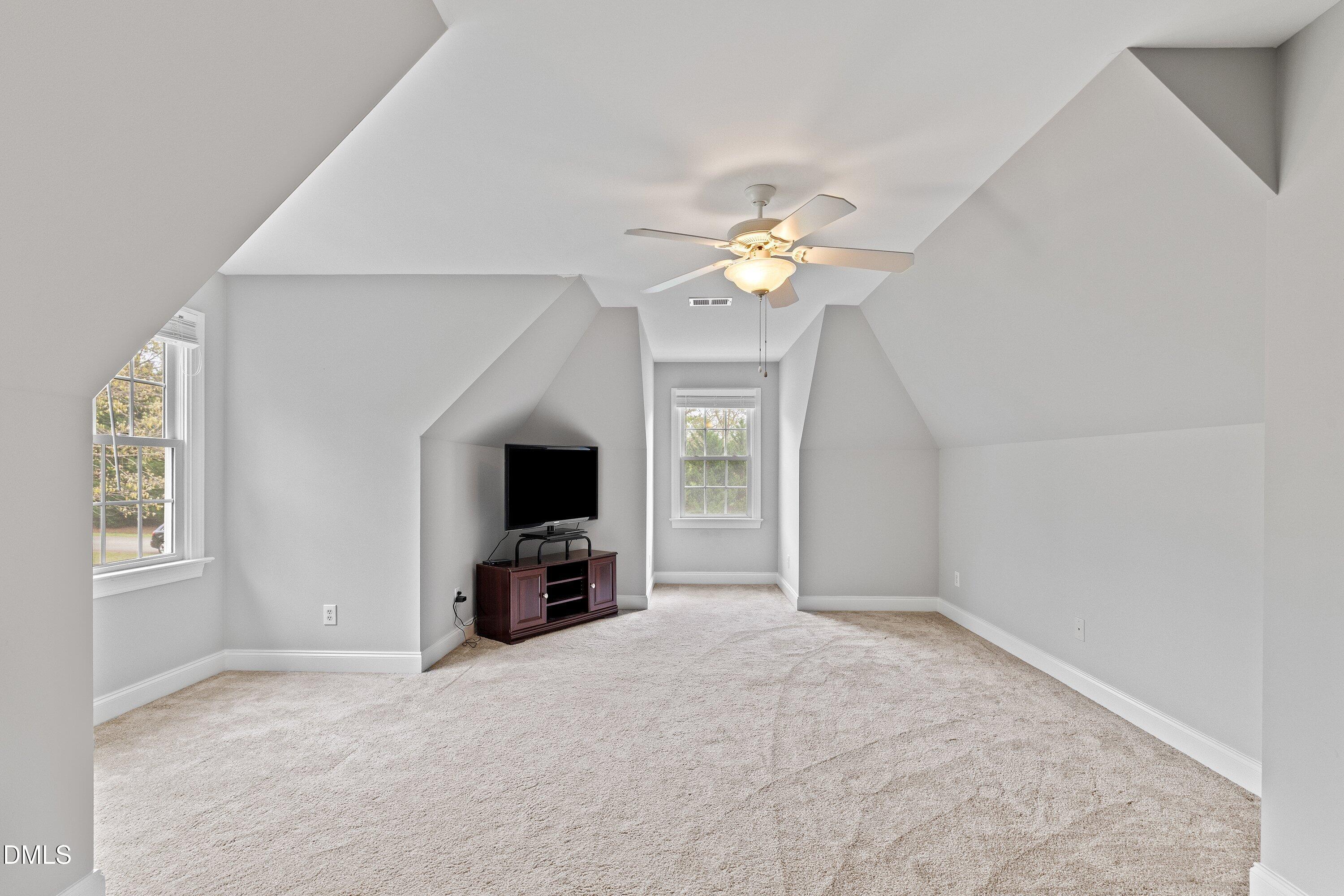 property viewer photo 51