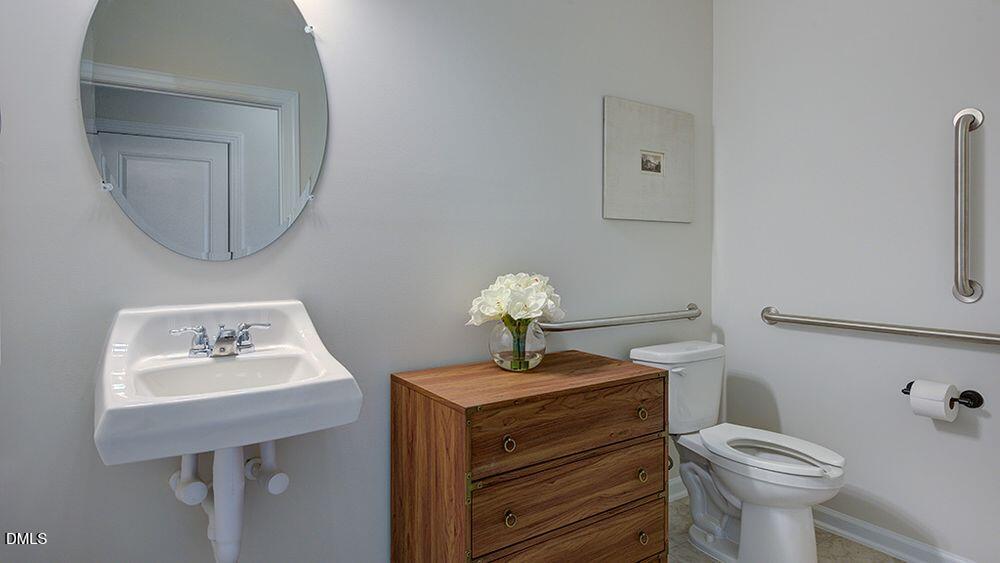 main property photo 8