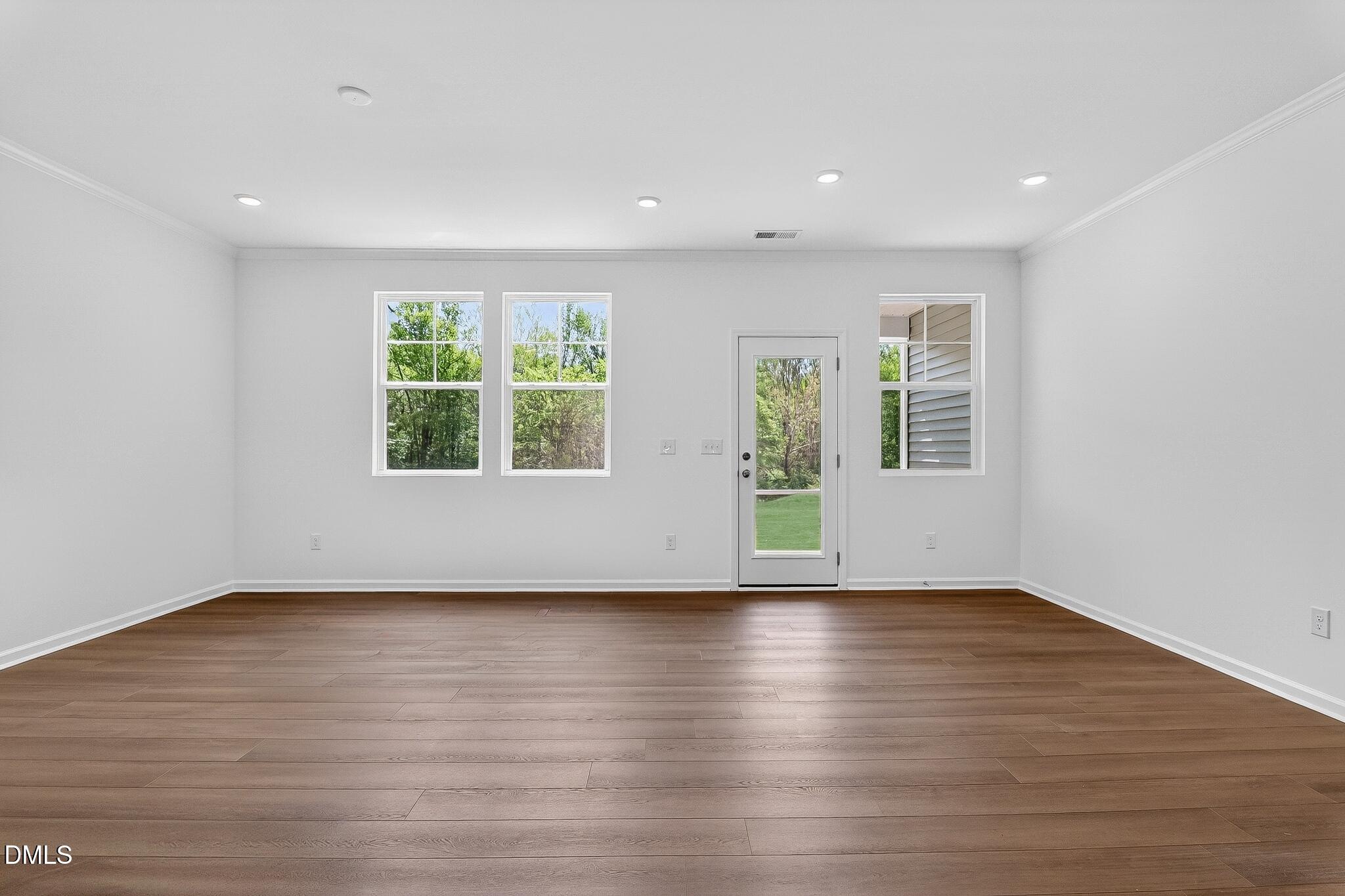 property viewer photo 15
