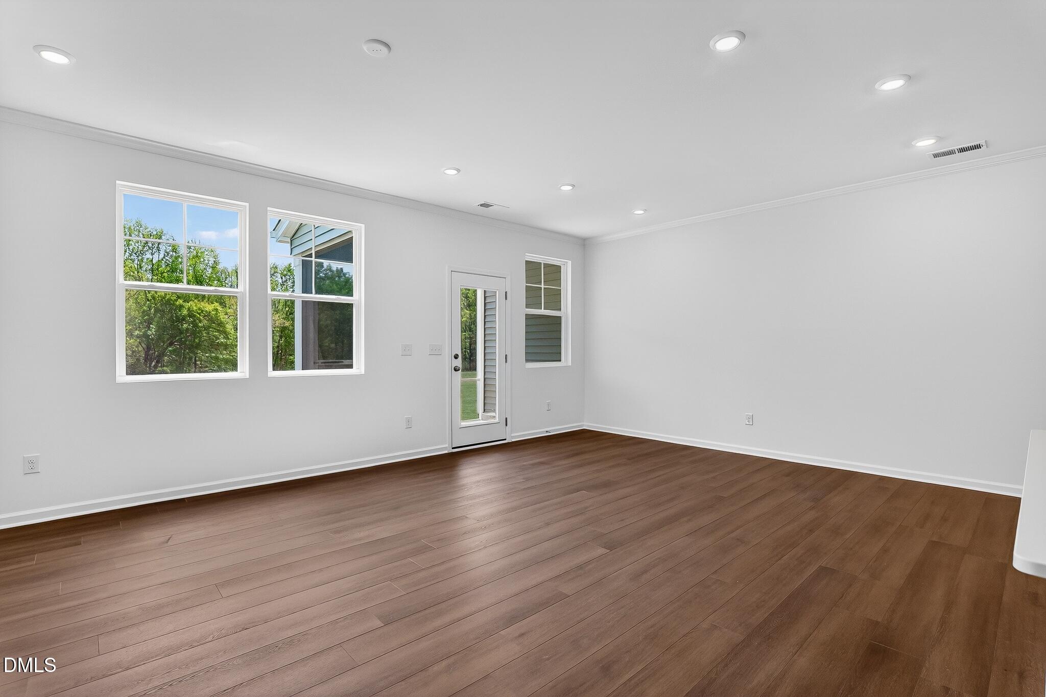 property viewer photo 16