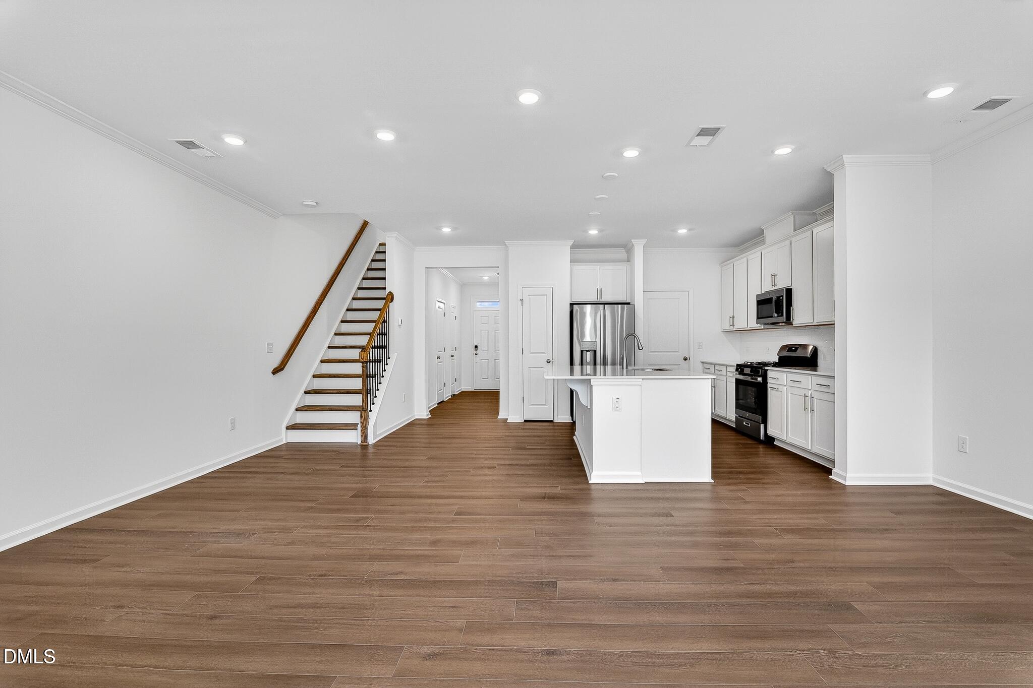 property viewer photo 3