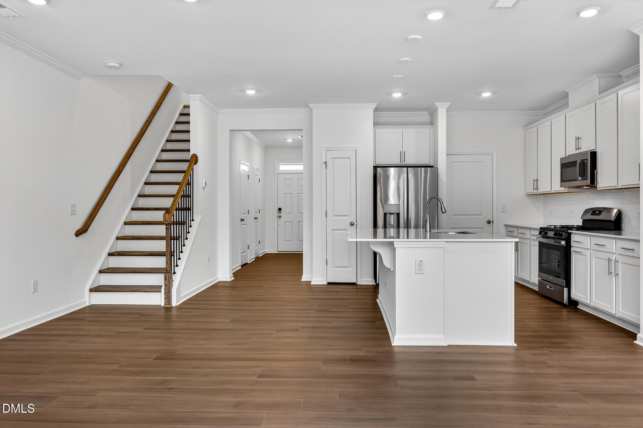 property viewer photo 4
