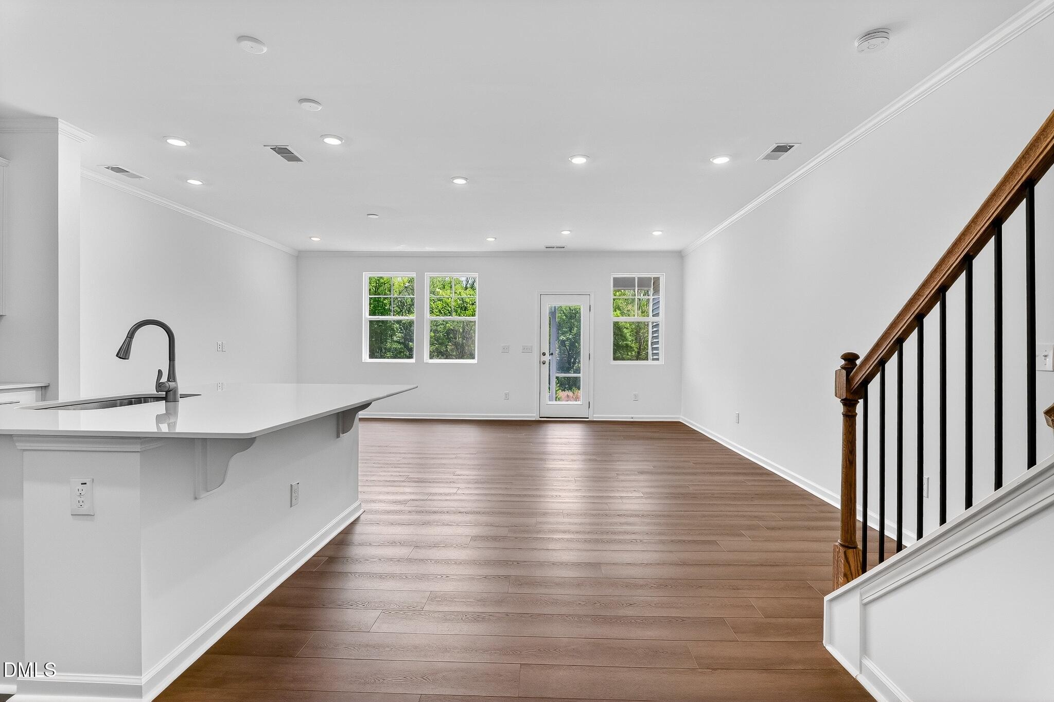 property viewer photo 5