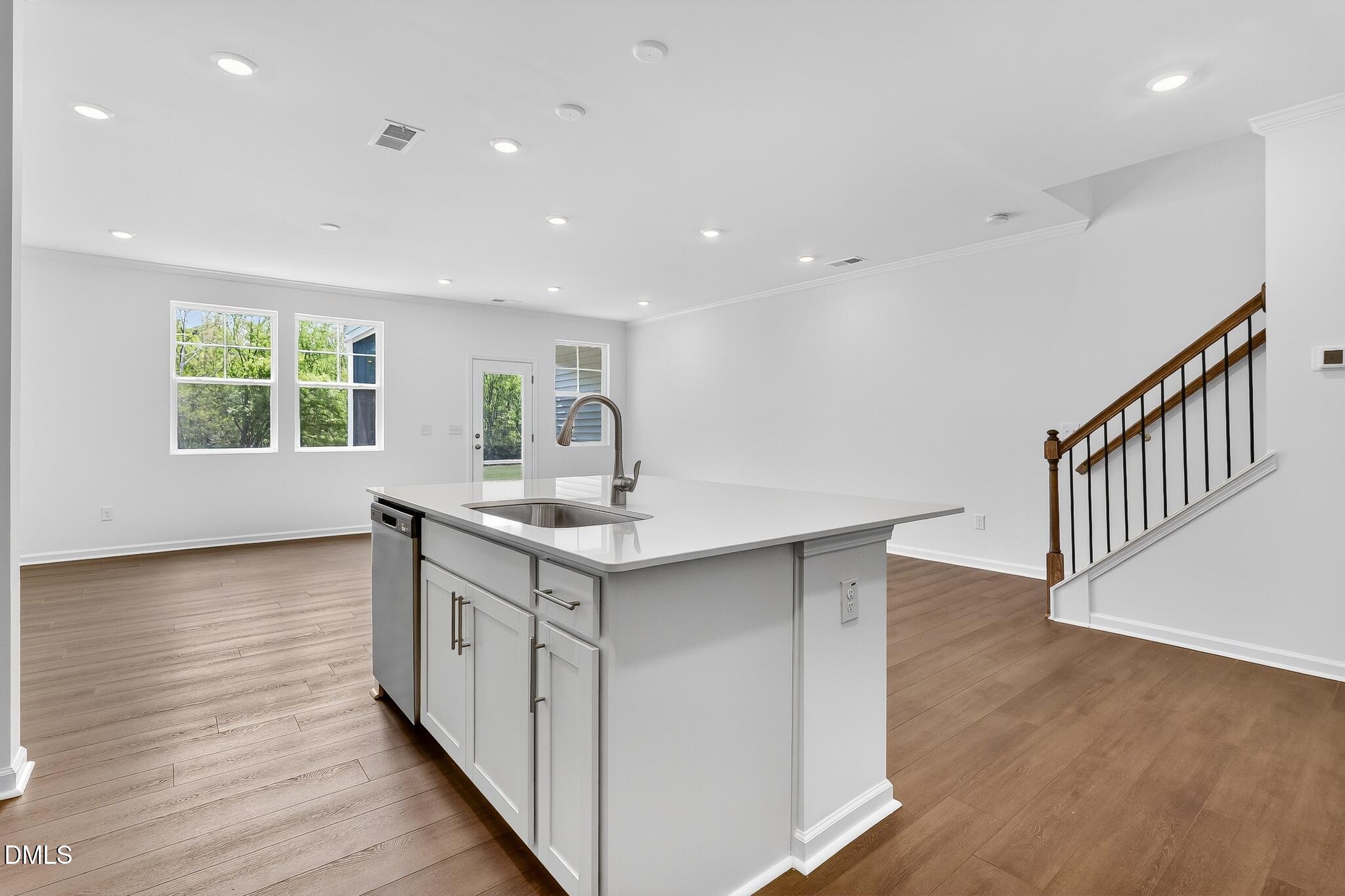 property viewer photo 6