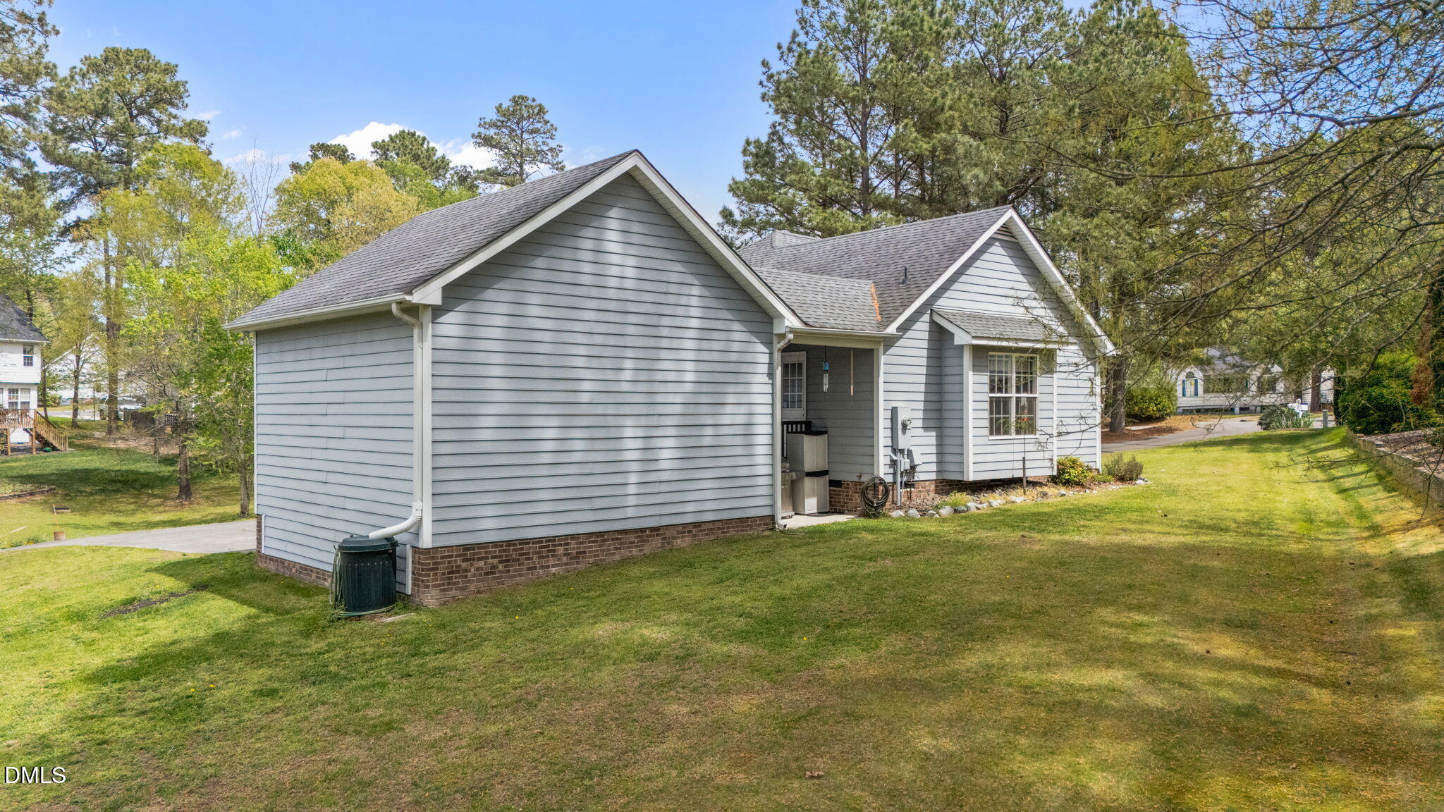 main property photo 7