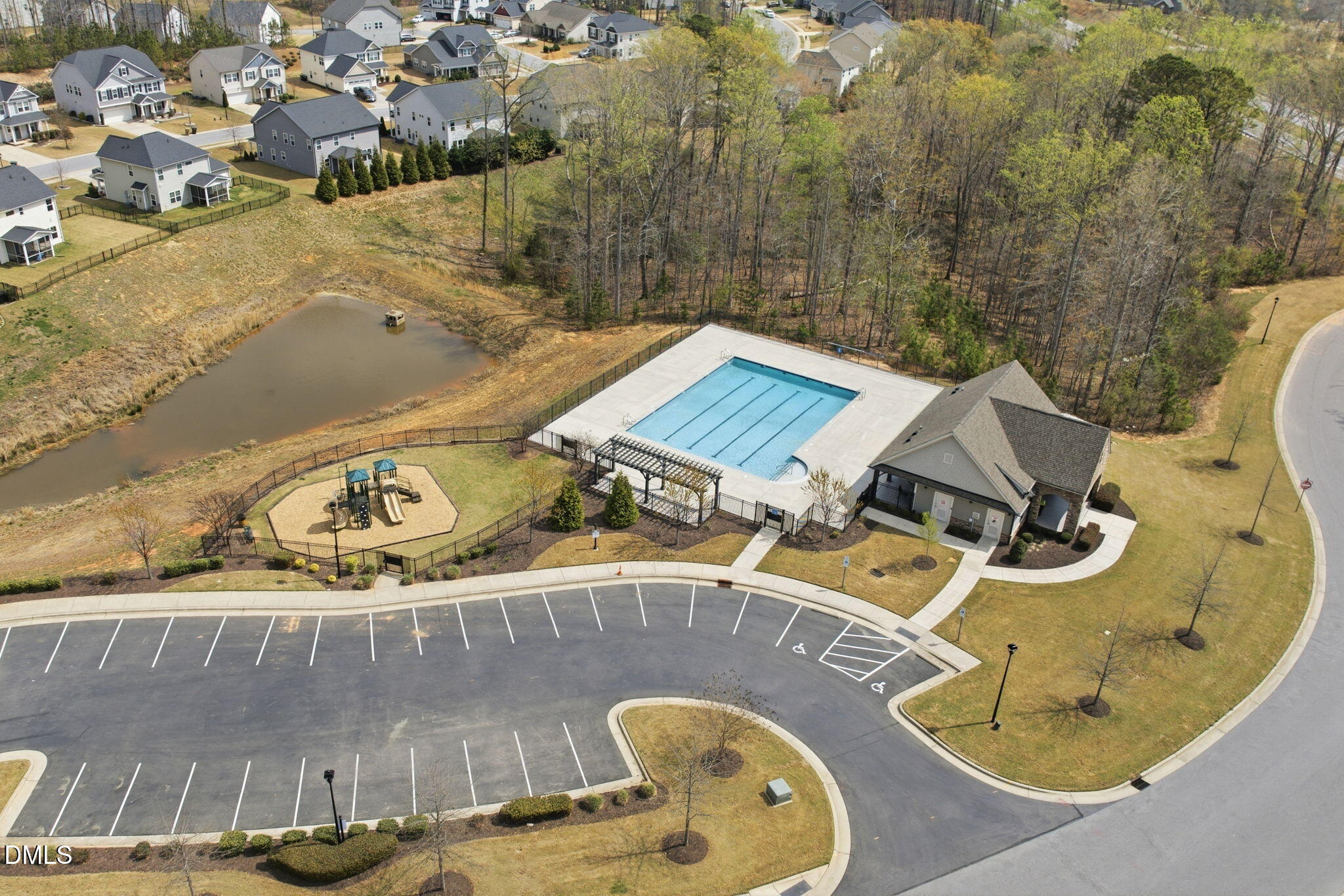 main property photo 17