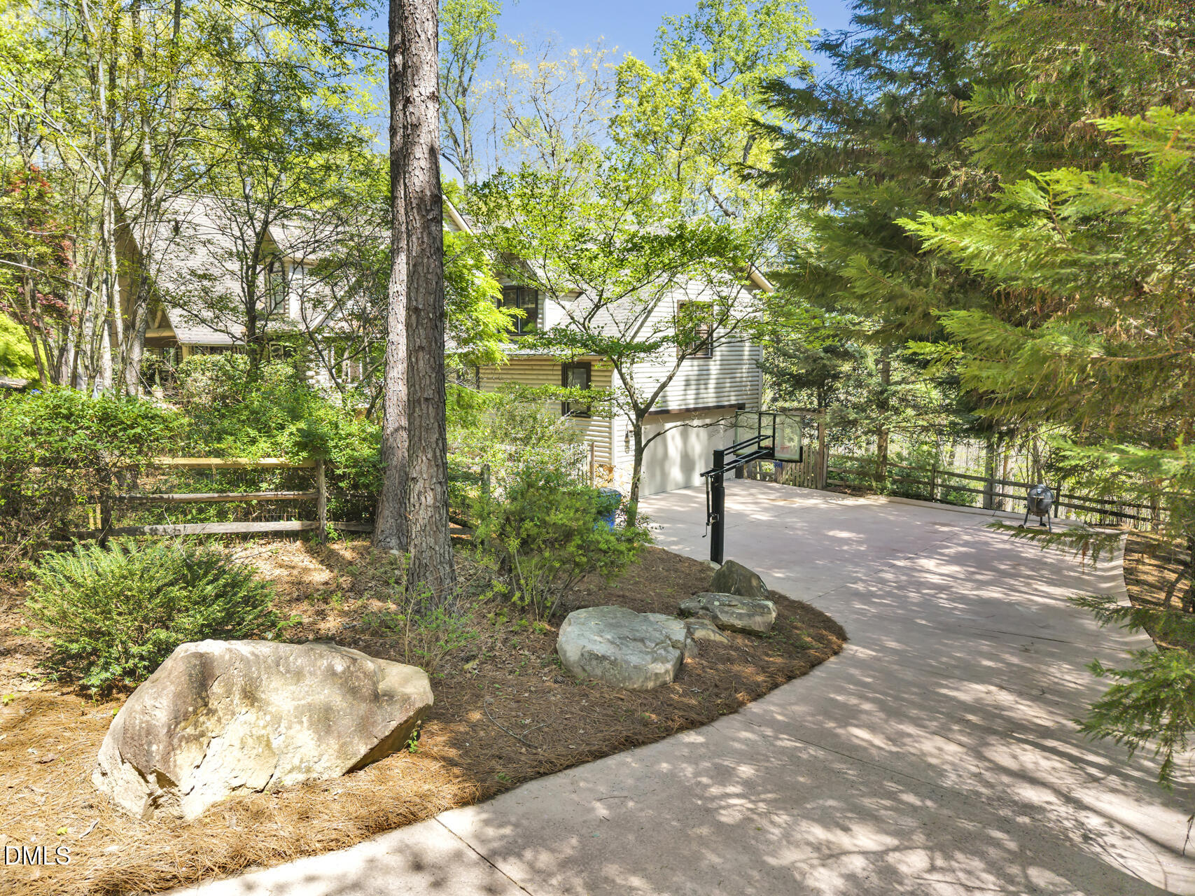 main property photo 59