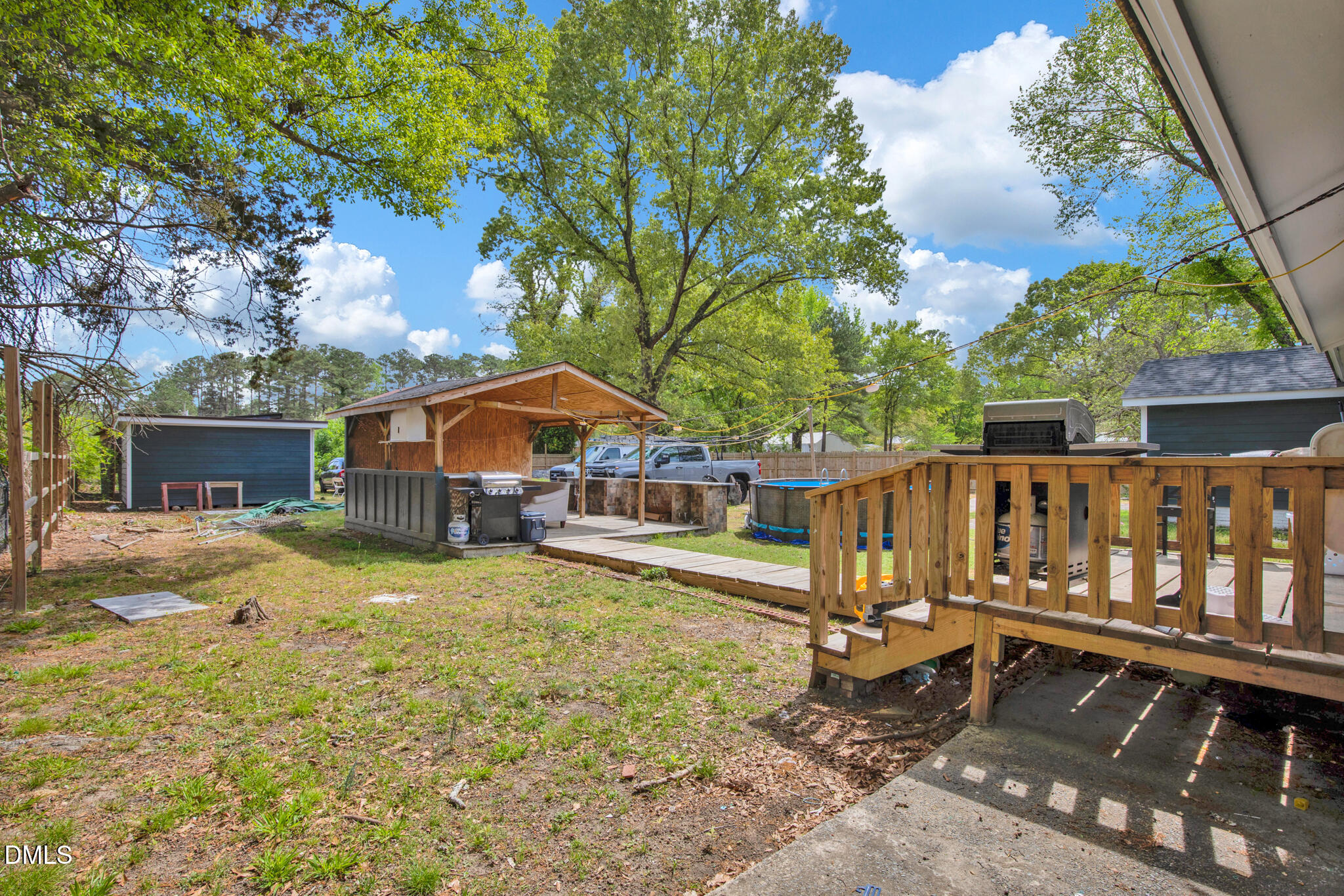 main property photo 28