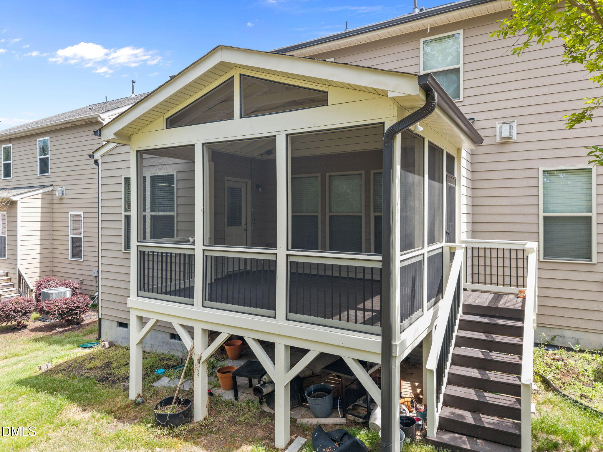 main property photo 13