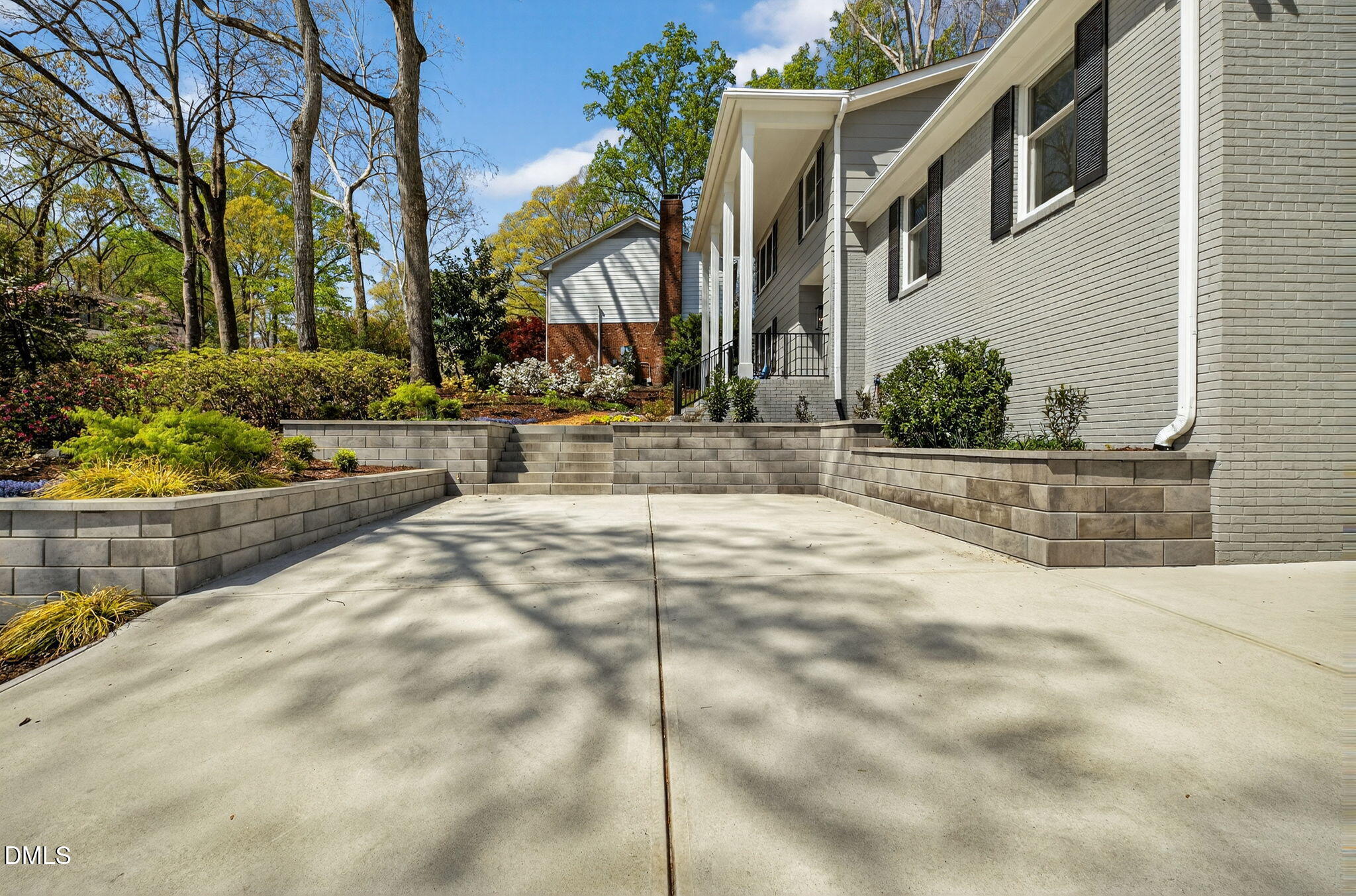 main property photo 40