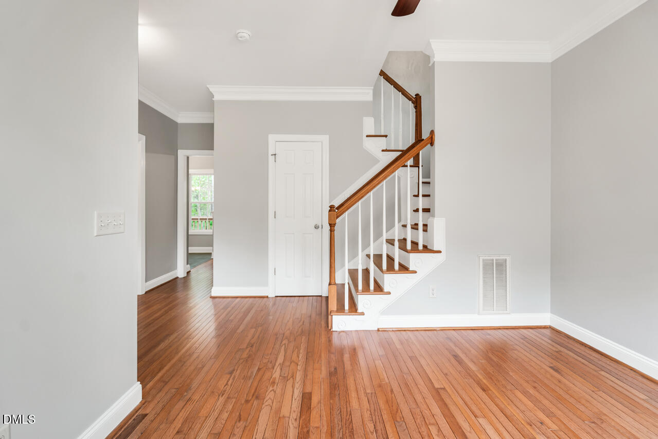 property viewer photo 16
