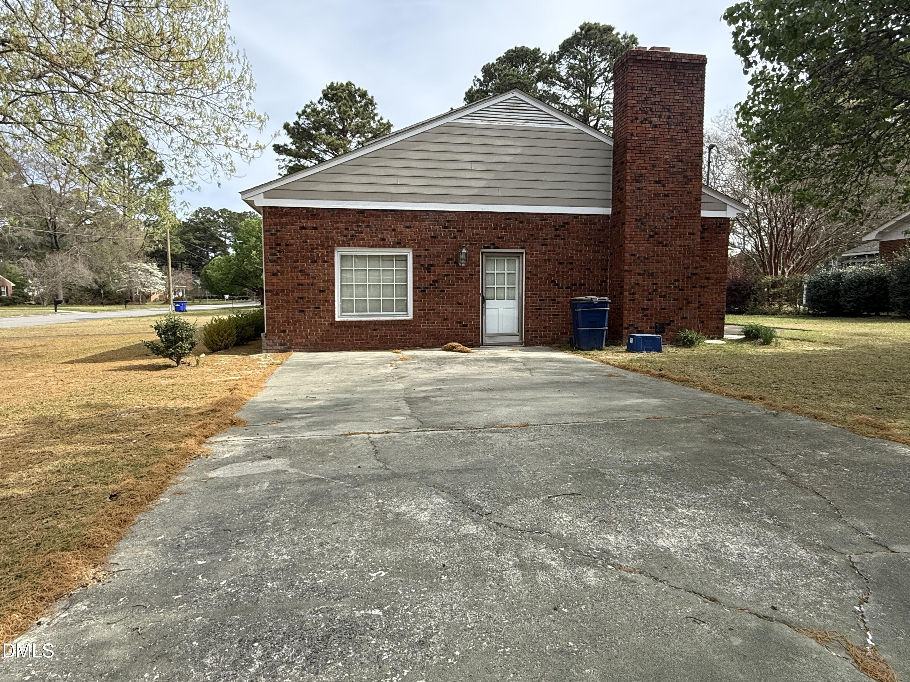 main property photo 8